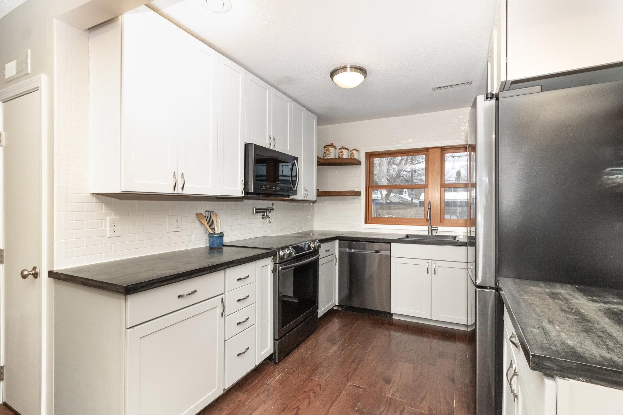 3305 Arthur Street NE