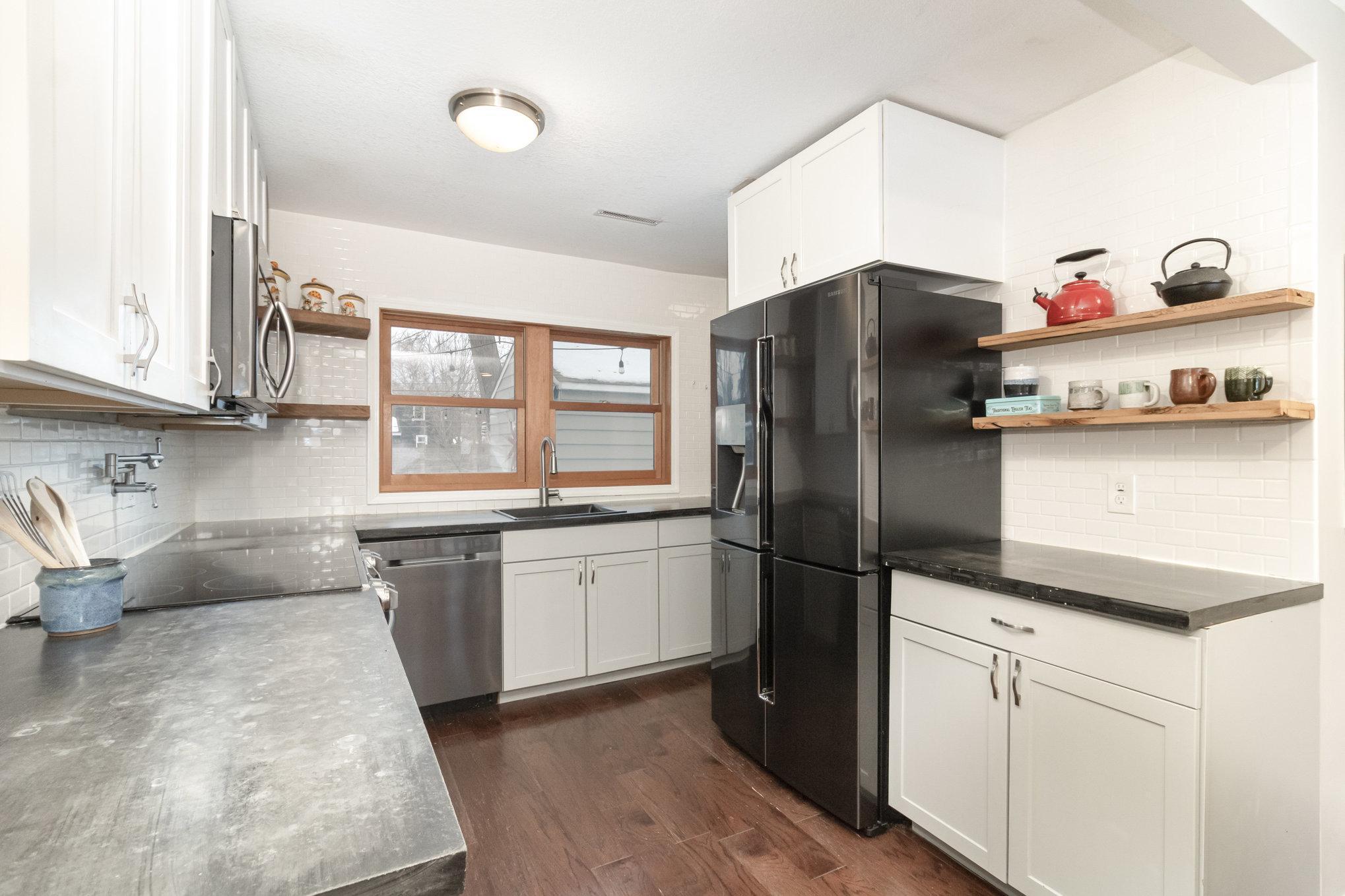 3305 Arthur Street NE