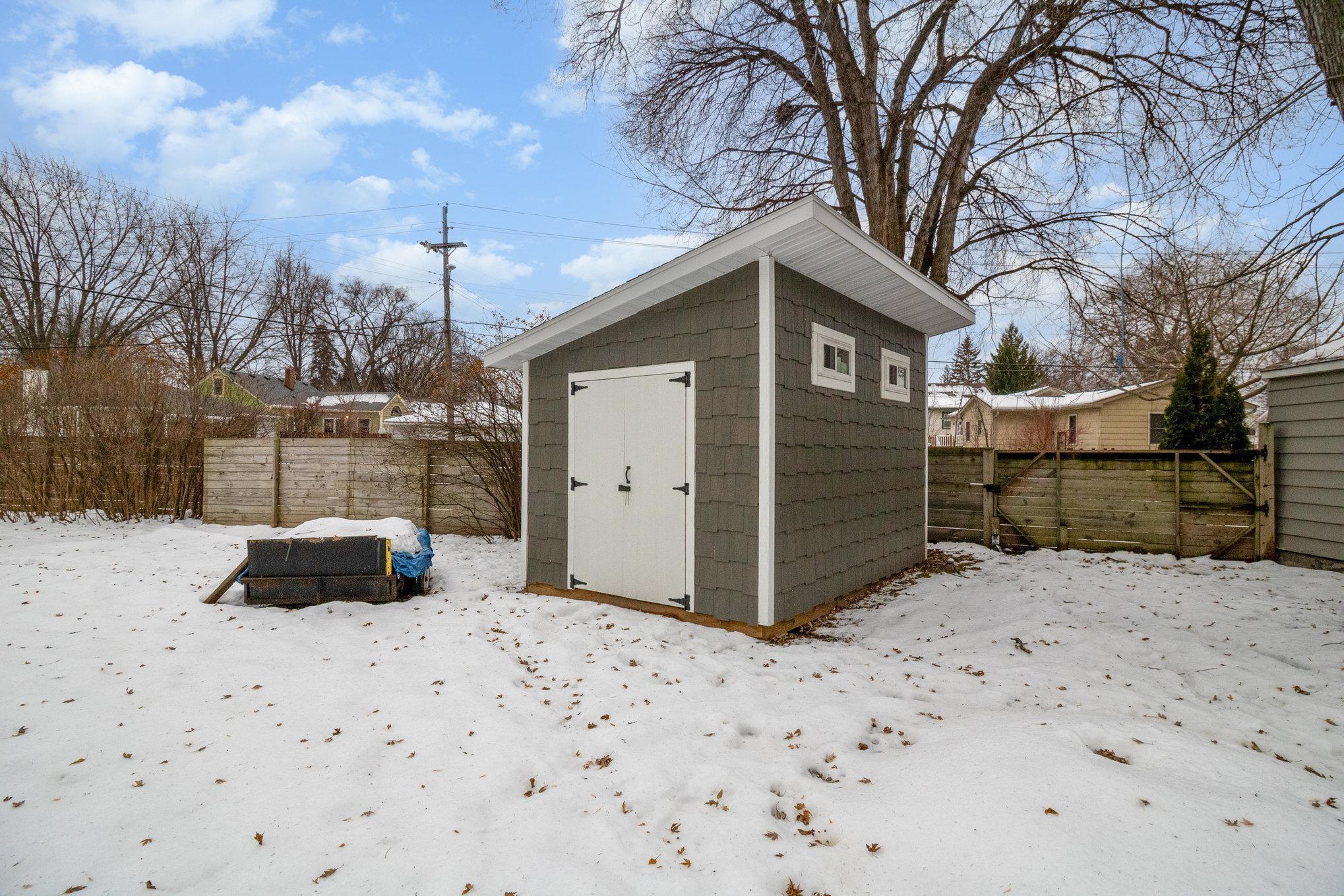 3305 Arthur Street NE