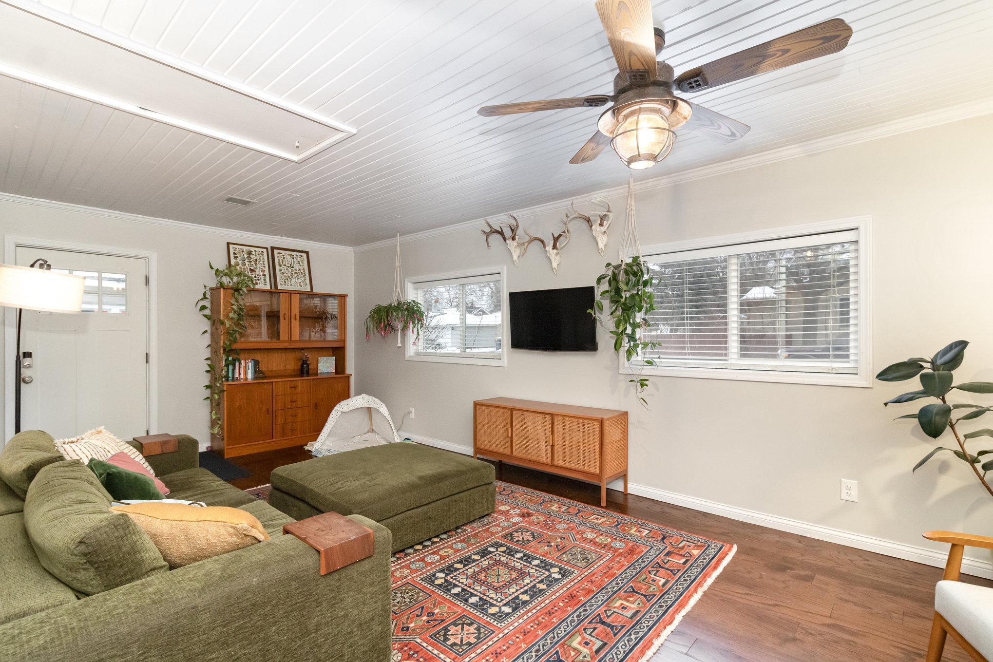 3305 Arthur Street NE