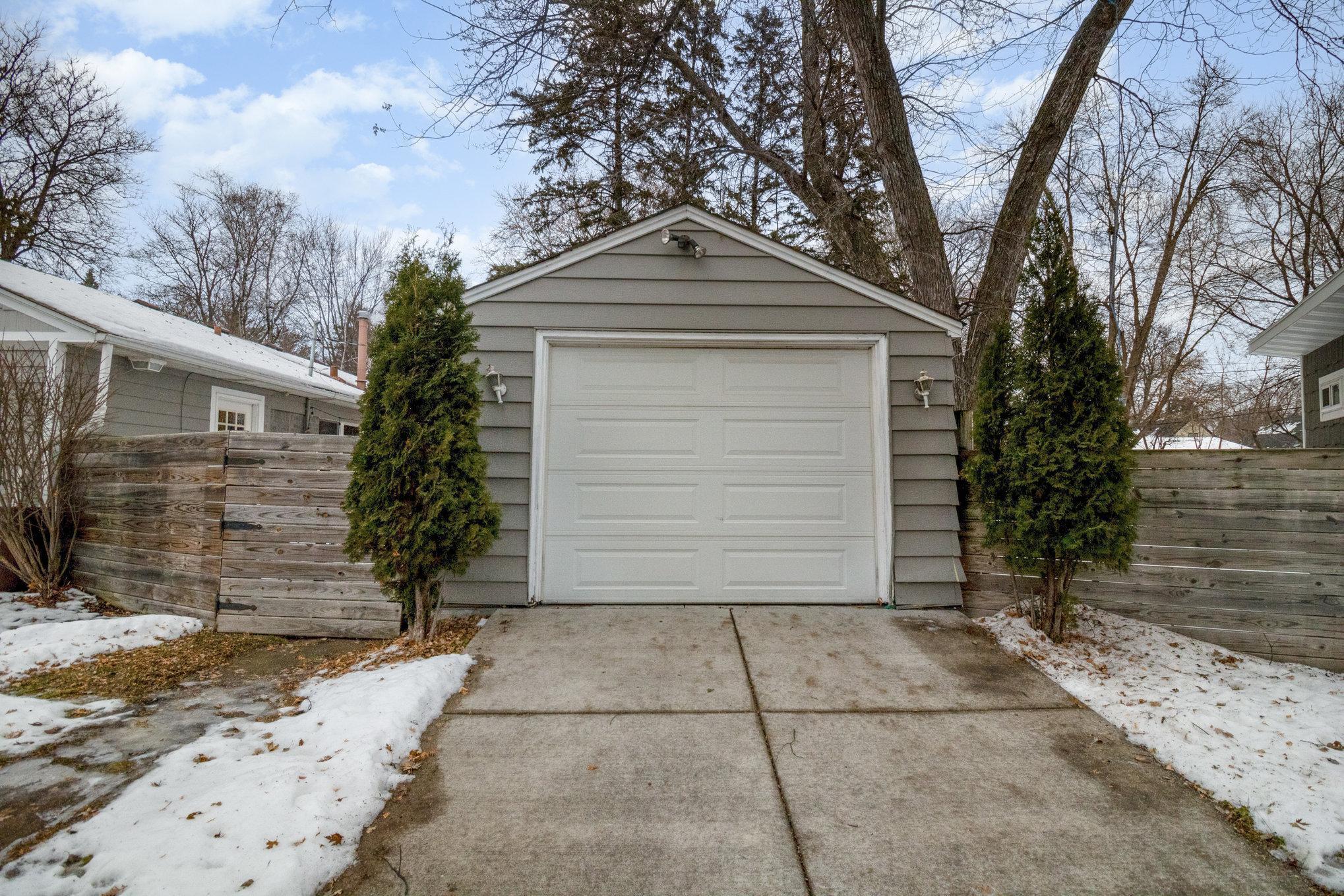 3305 Arthur Street NE