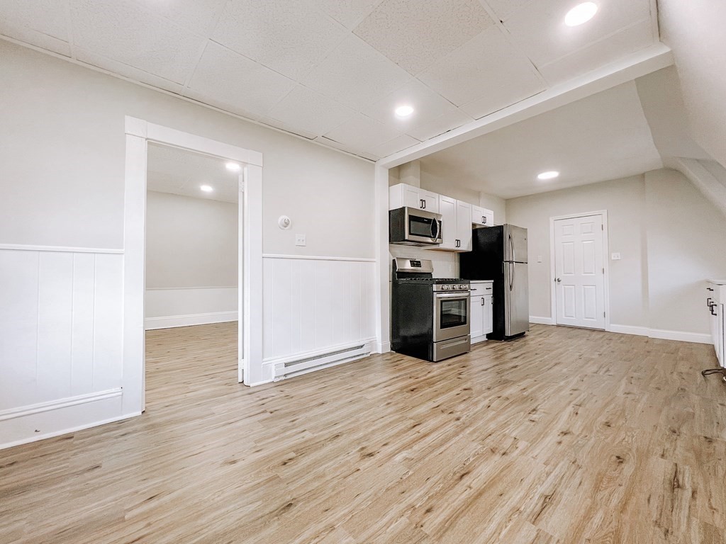 92 S Common St Unit: 3