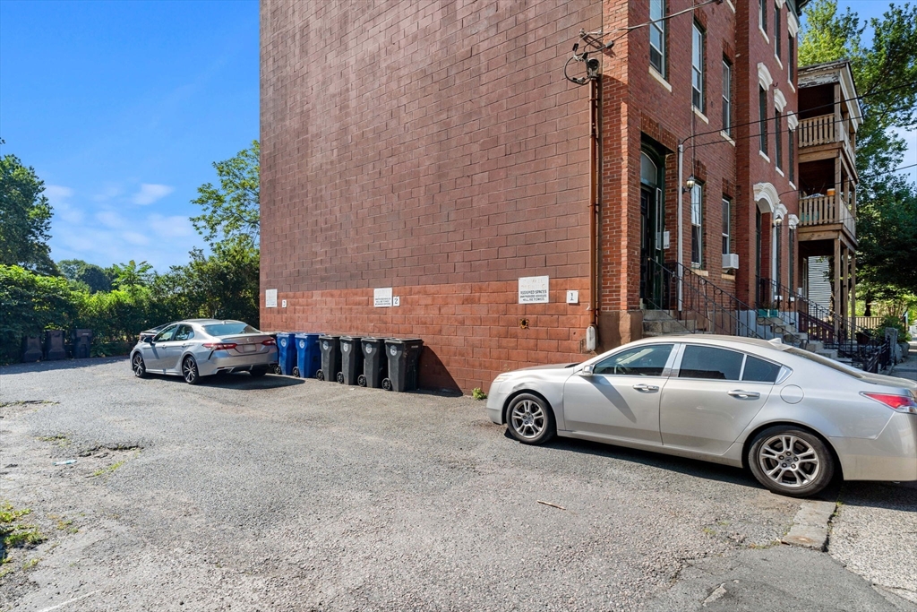 77 Pearl St # 3