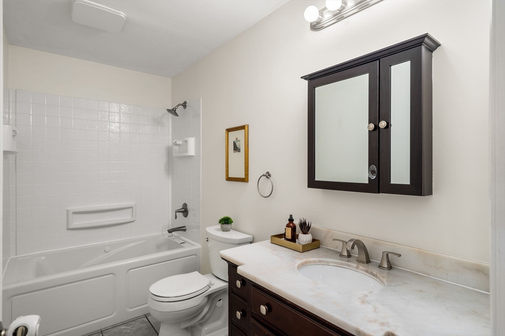 30 Breakwater Cv # 30