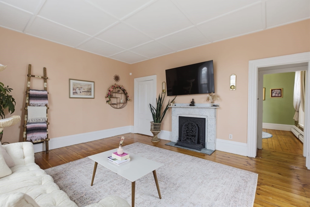 4 Mount Vernon St # 3