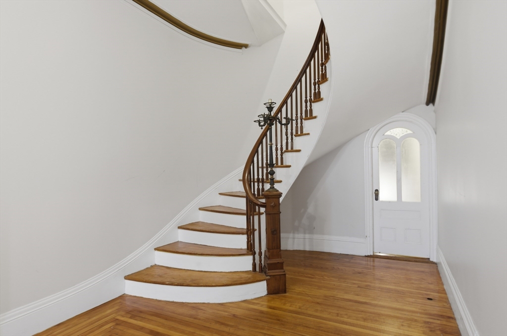 4 Mount Vernon St # 3