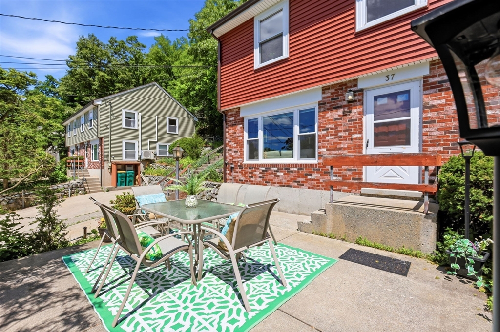 37 Mountain St # 37