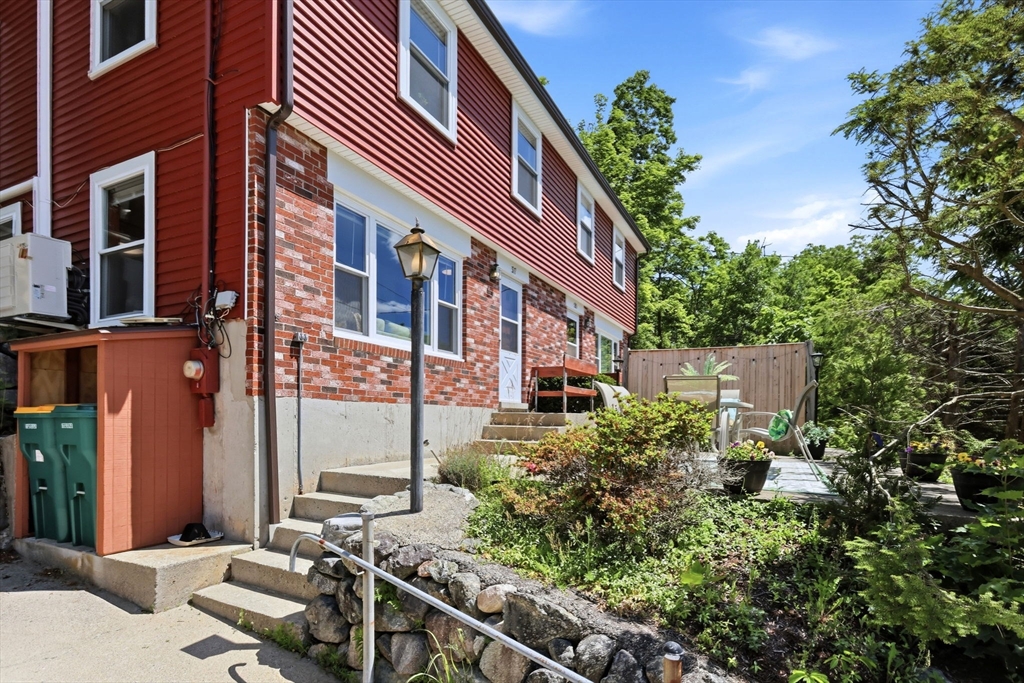 37 Mountain St # 37