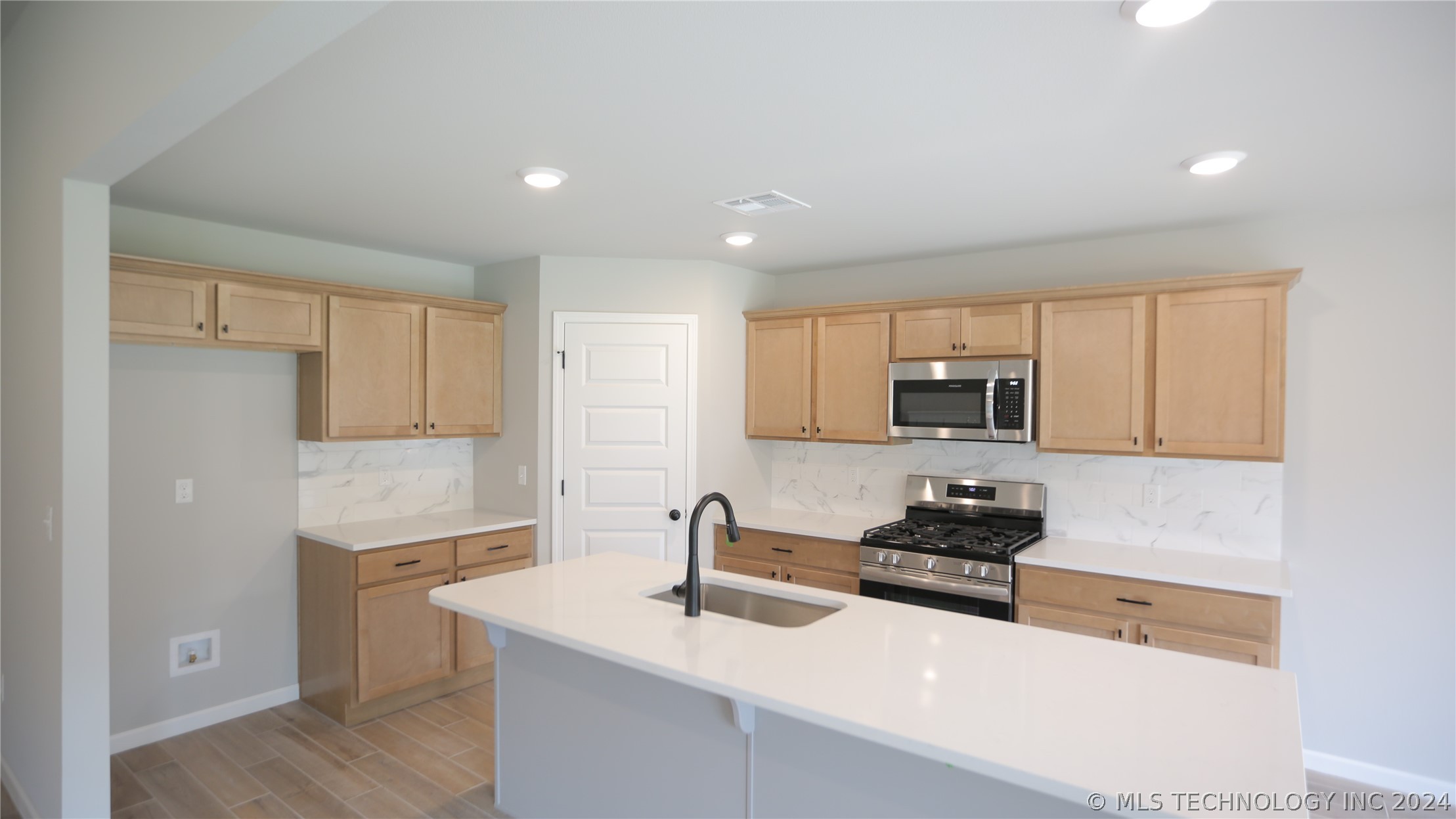 3709 N 39th Street