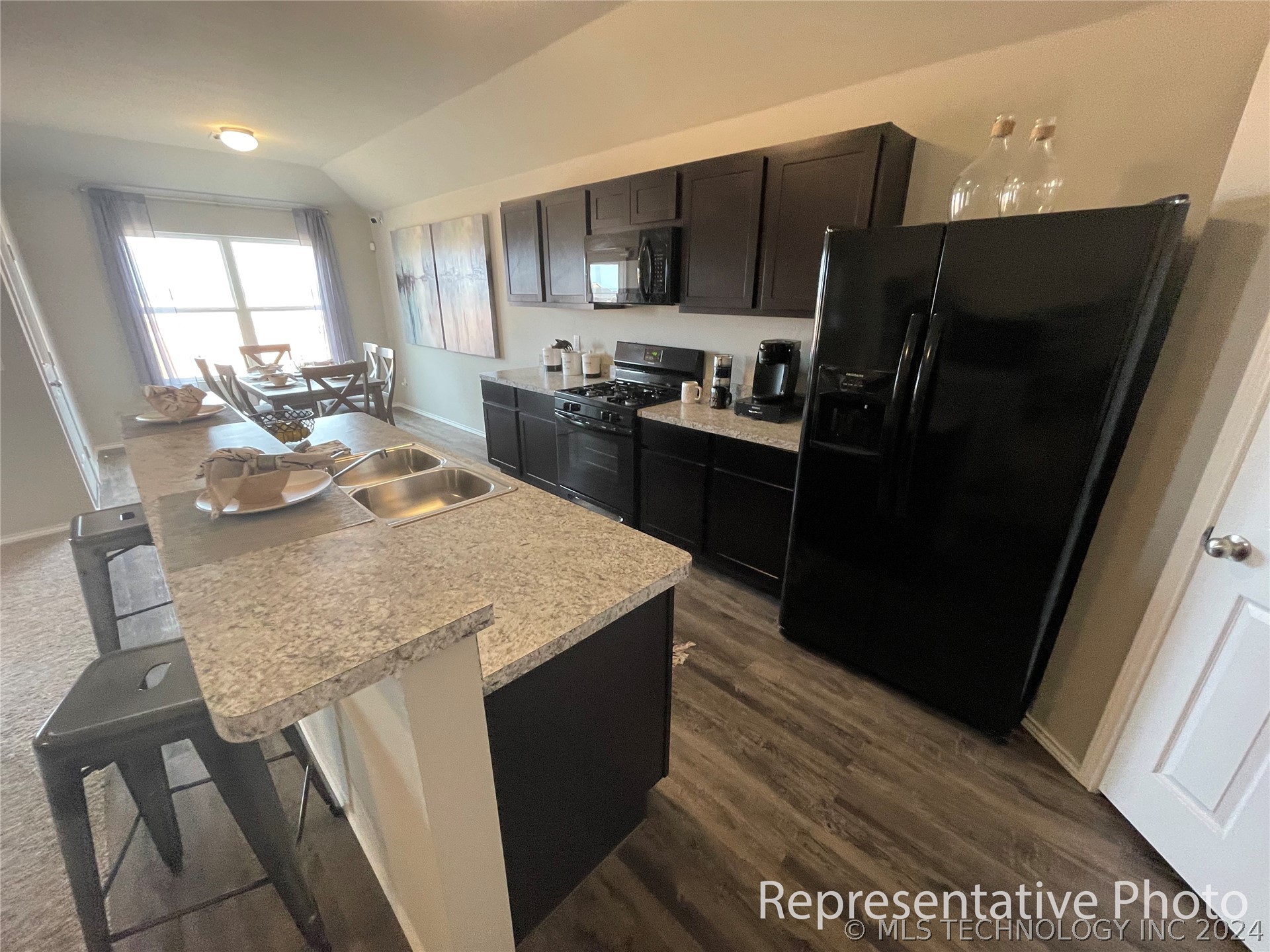 7526 E 144th Place N