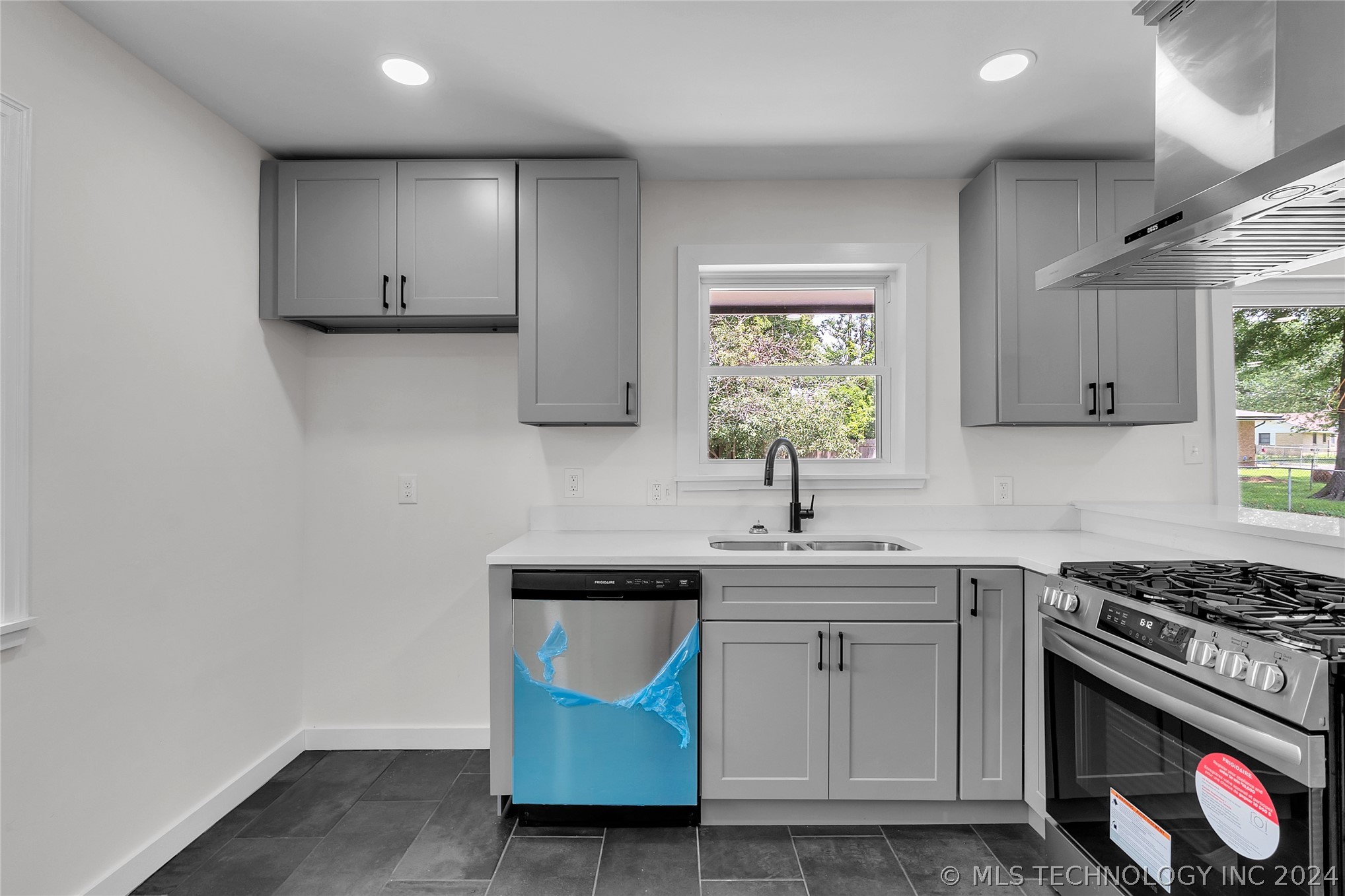 3431 S 116th Place