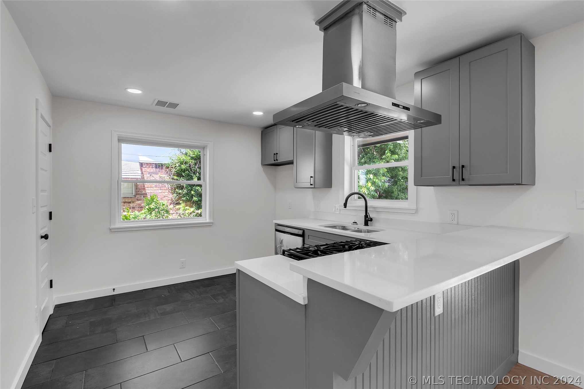 3431 S 116th Place