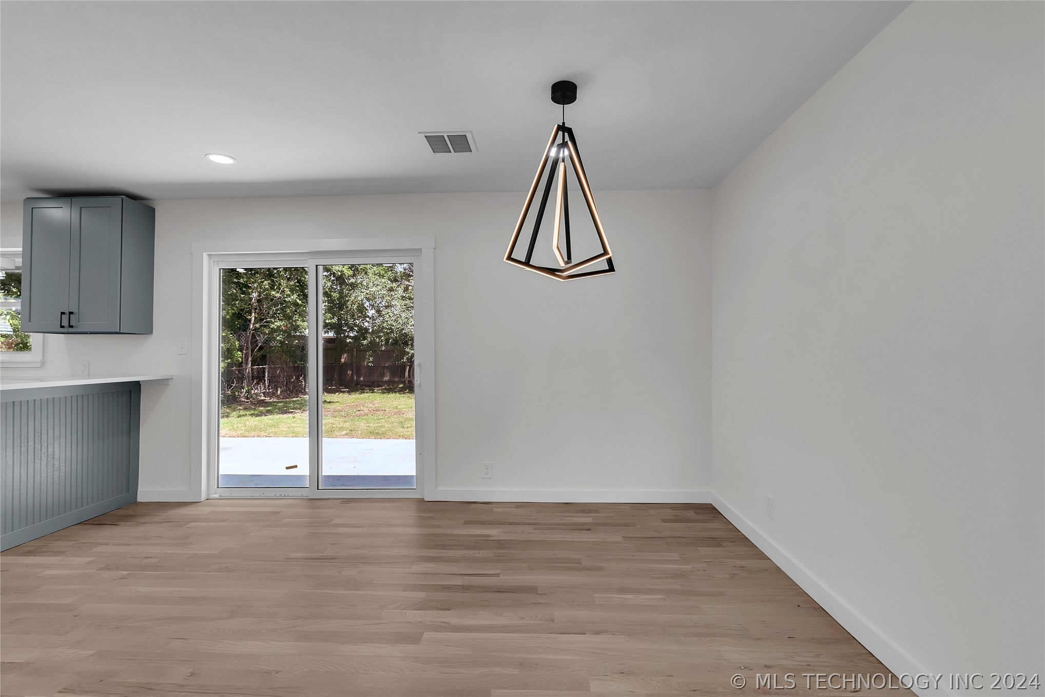 3431 S 116th Place