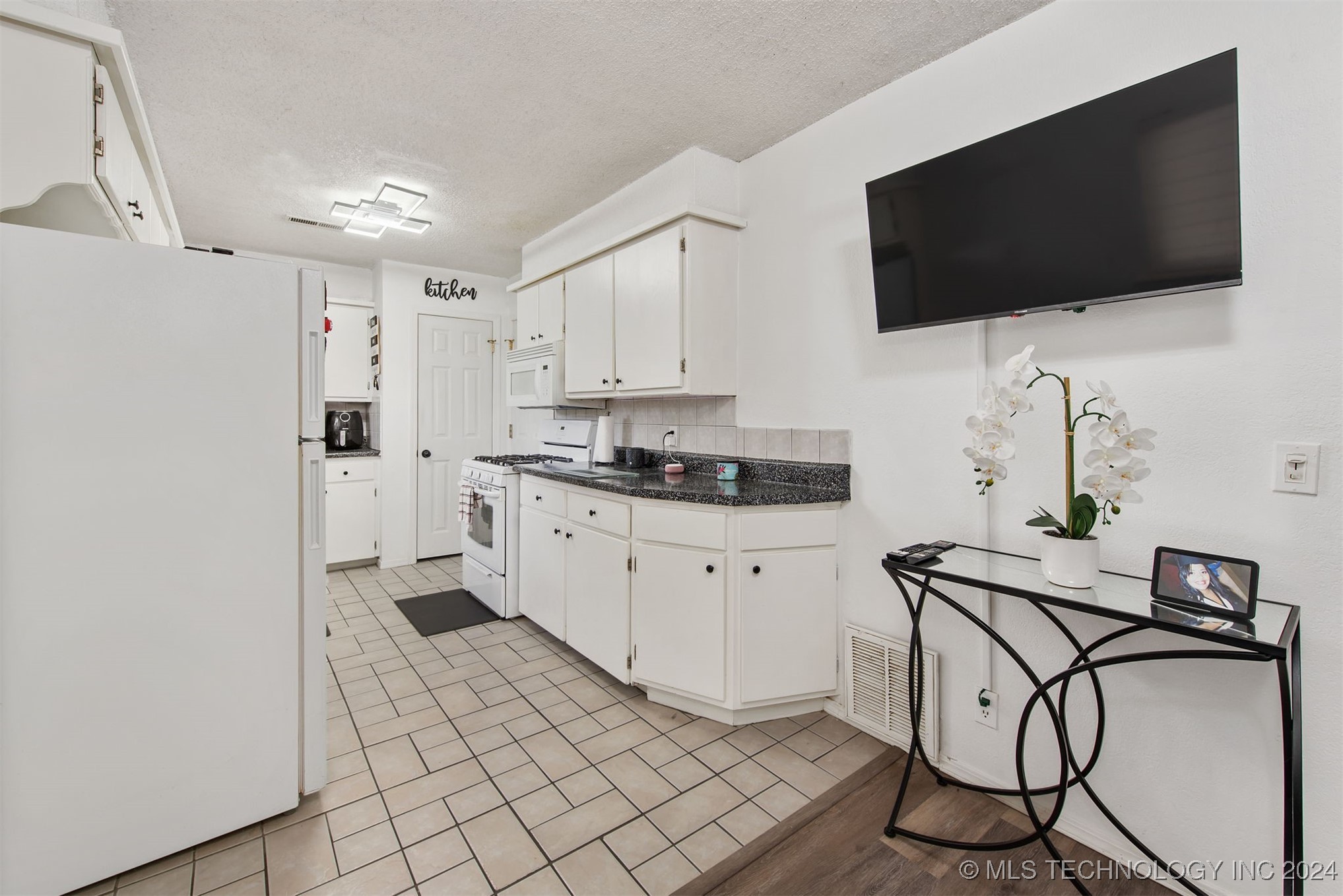1624 S Walnut Avenue