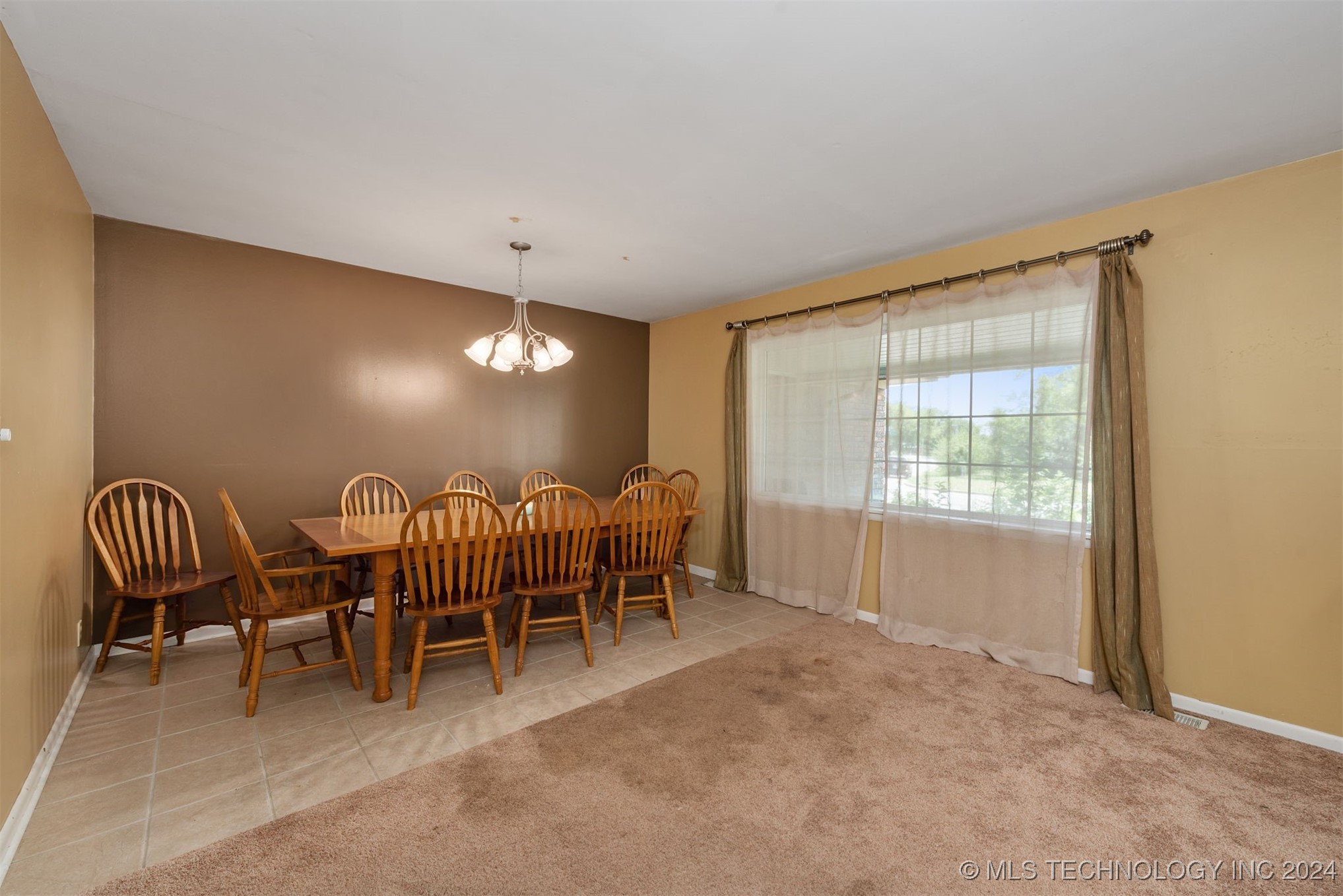 204 S 117th Place