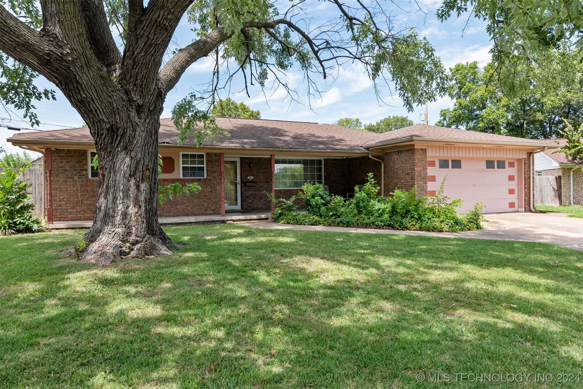 204 S 117th Place