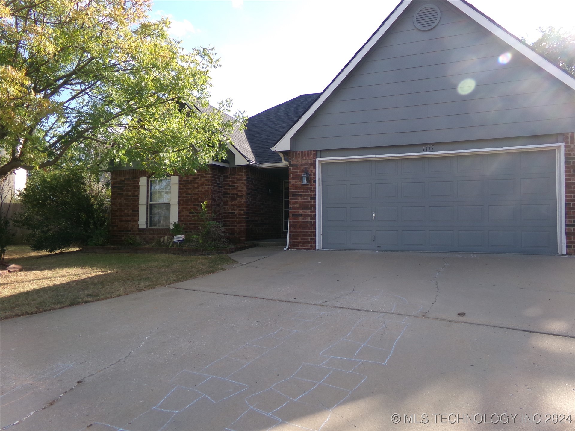 107 E Helena Place