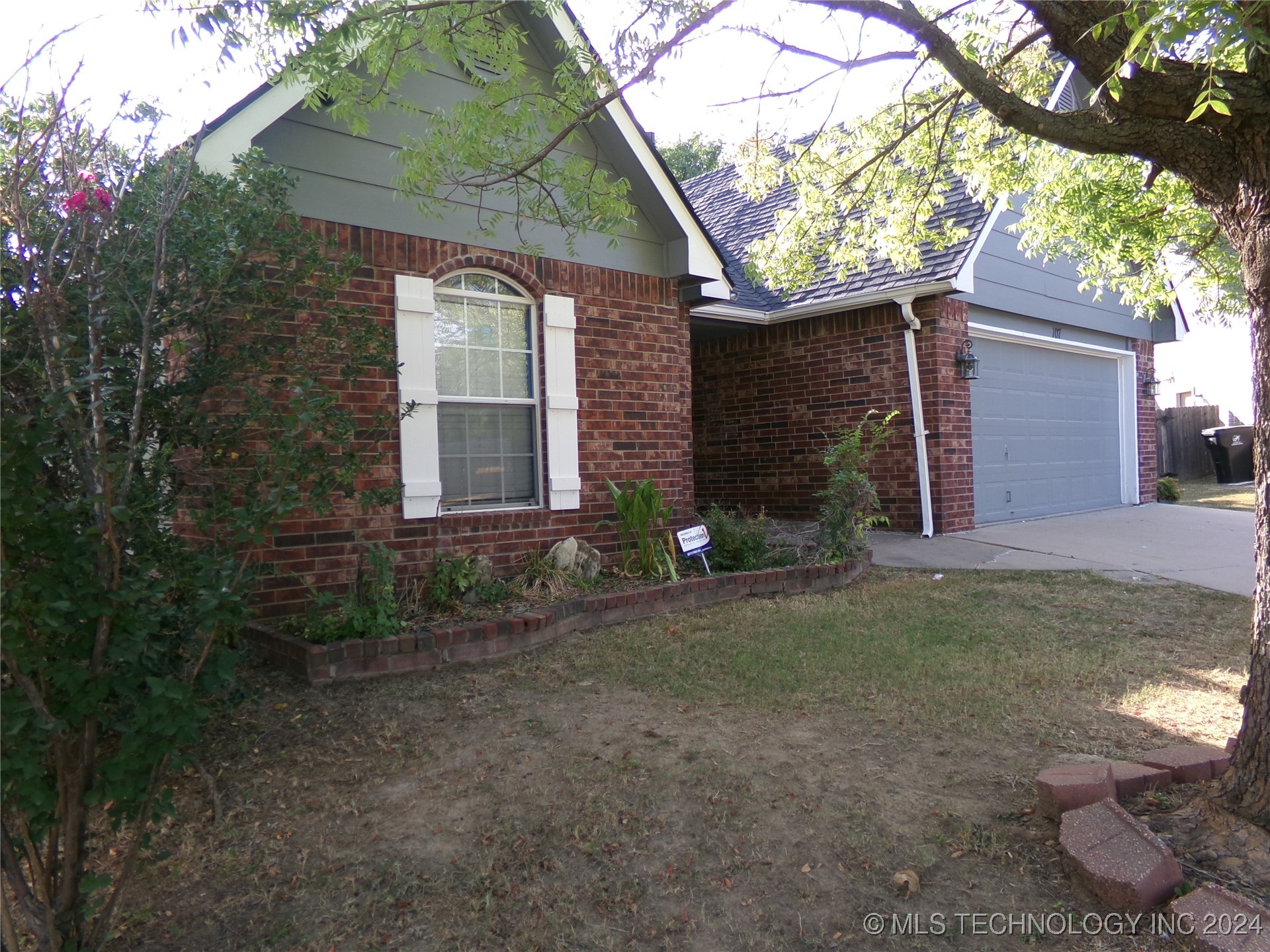 107 E Helena Place