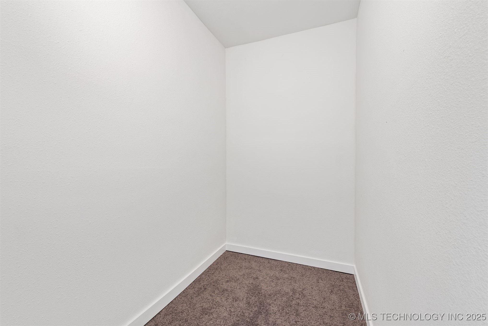 606 Evelyn Street