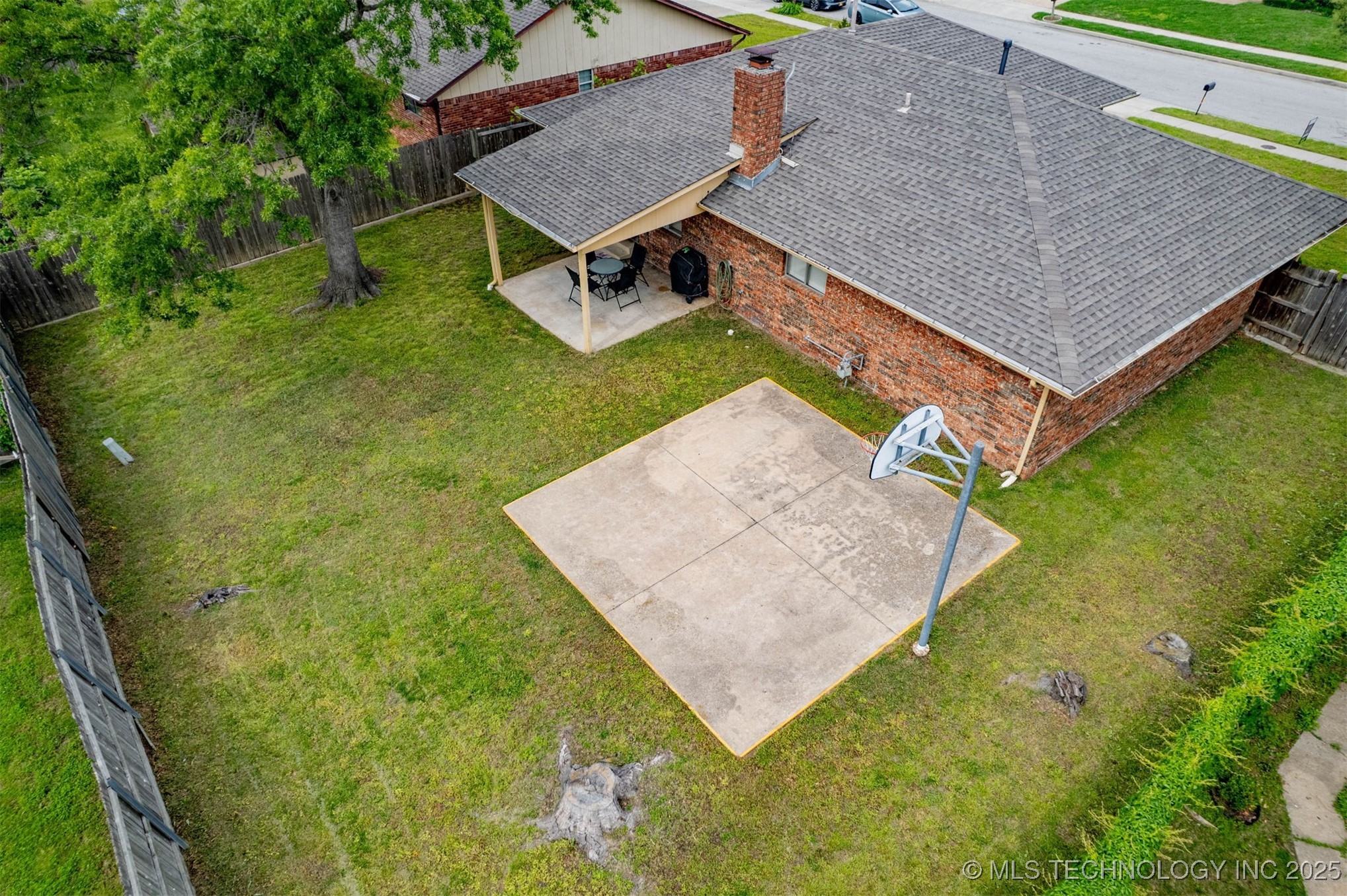 2332 S 100th East Avenue
