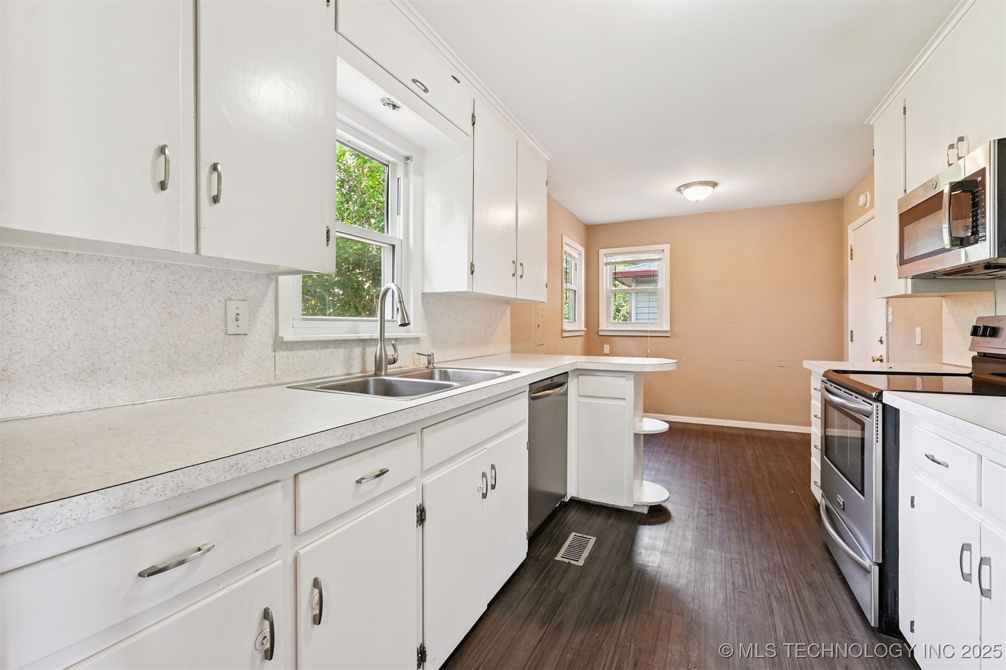 1422 E 52nd Street