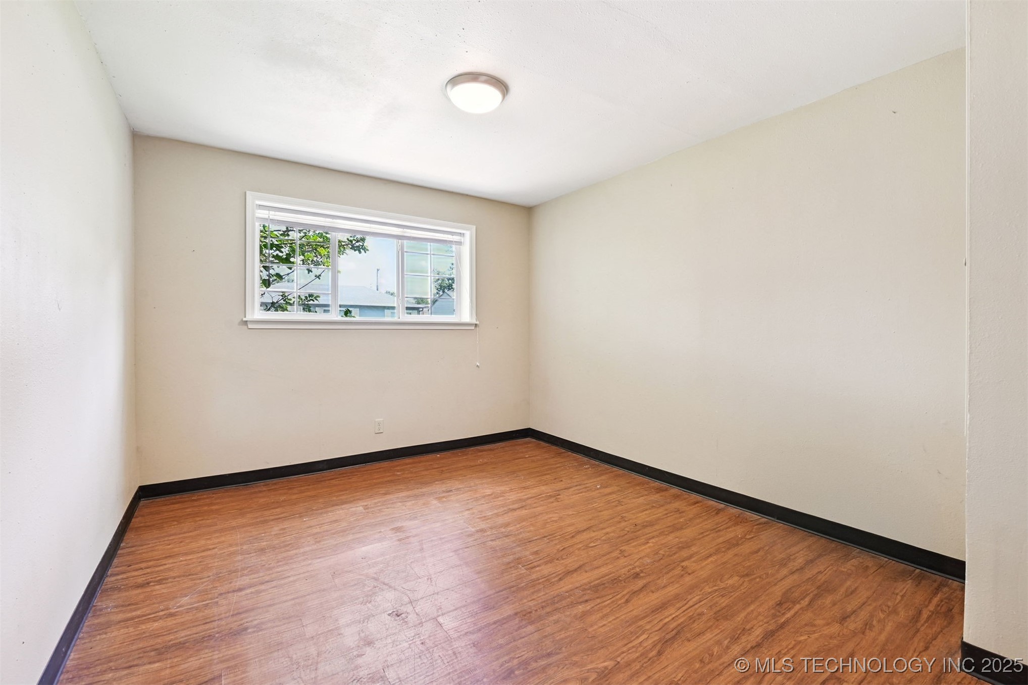 1422 E 52nd Street
