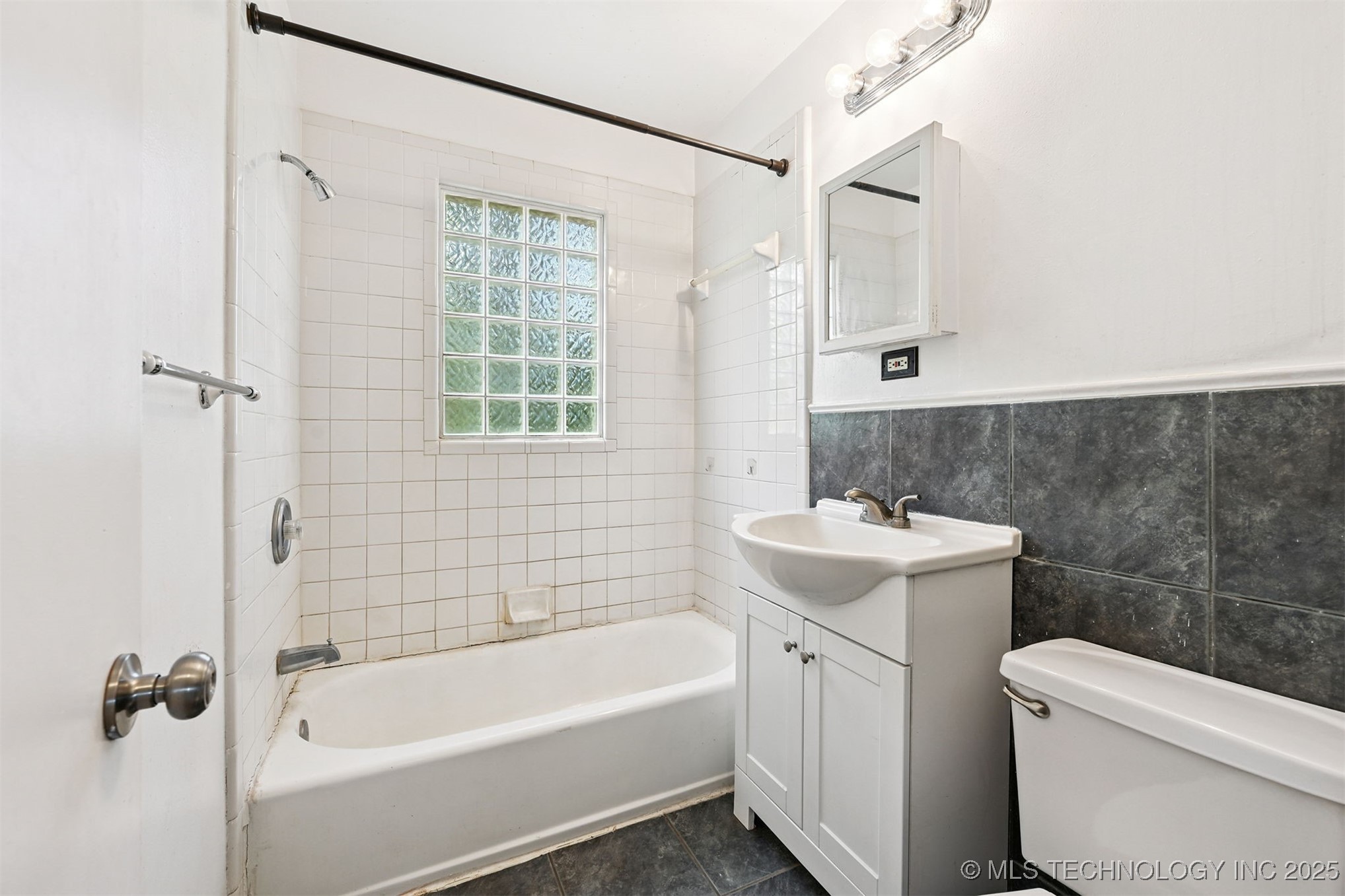 1422 E 52nd Street