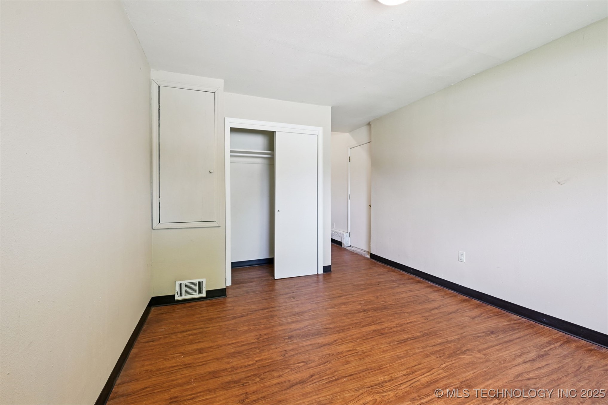 1422 E 52nd Street