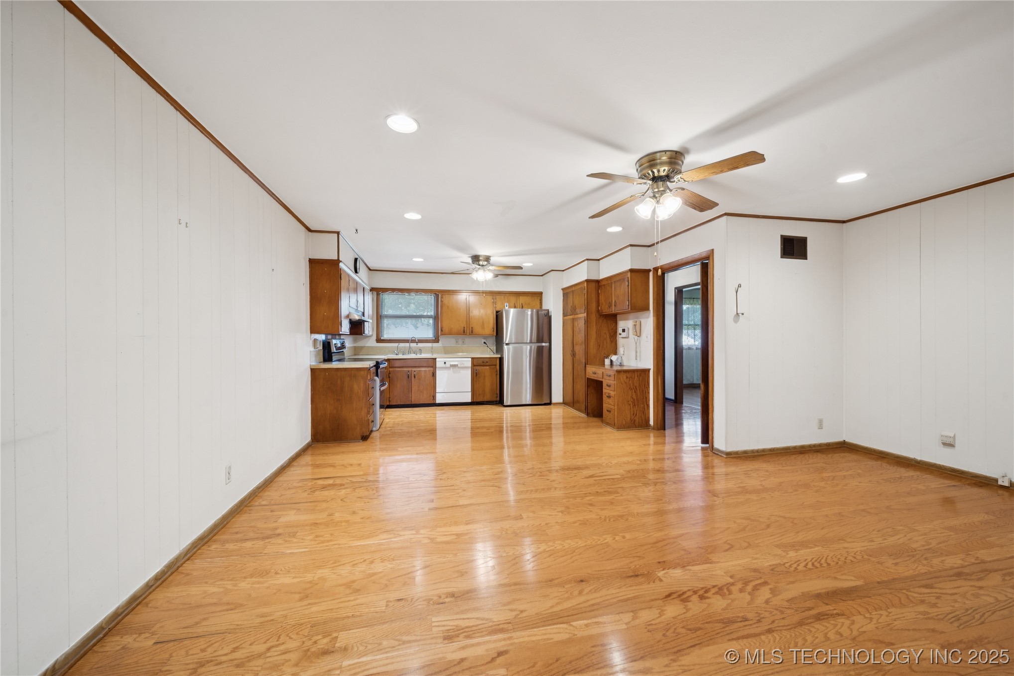 5350 E 27th Place