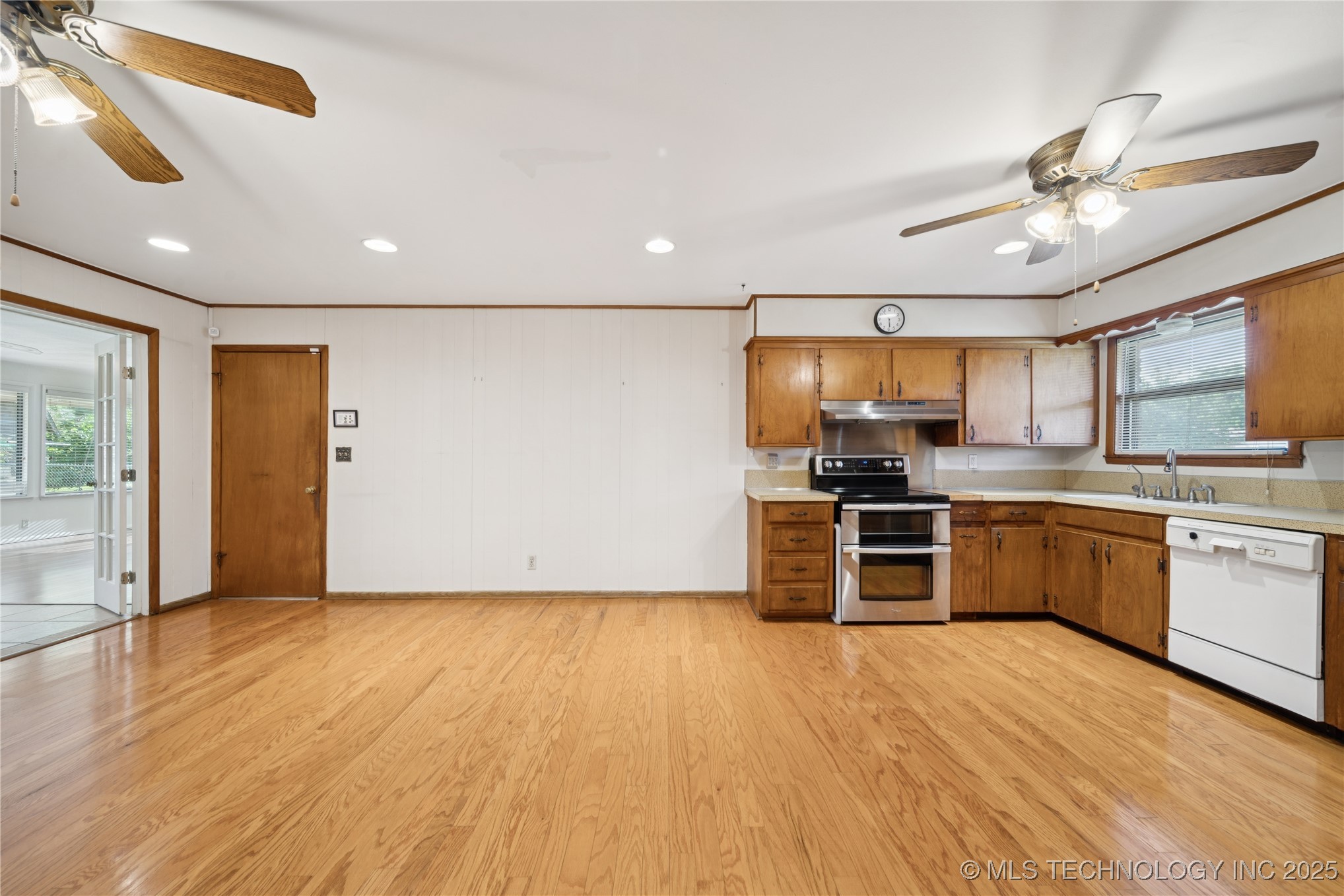5350 E 27th Place