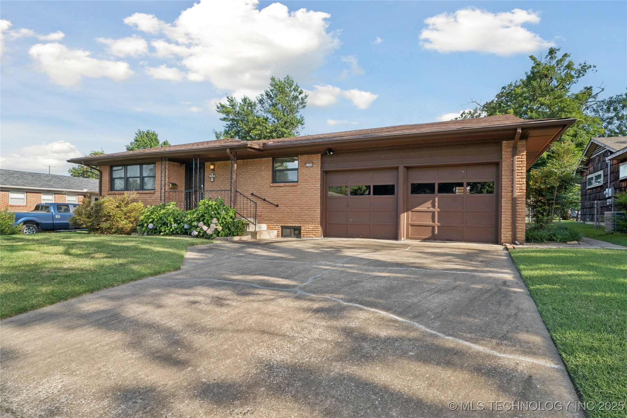 5350 E 27th Place