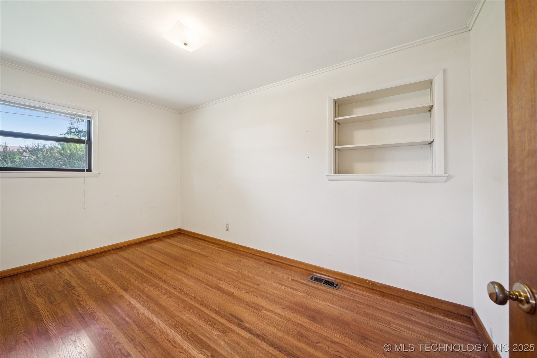 5350 E 27th Place