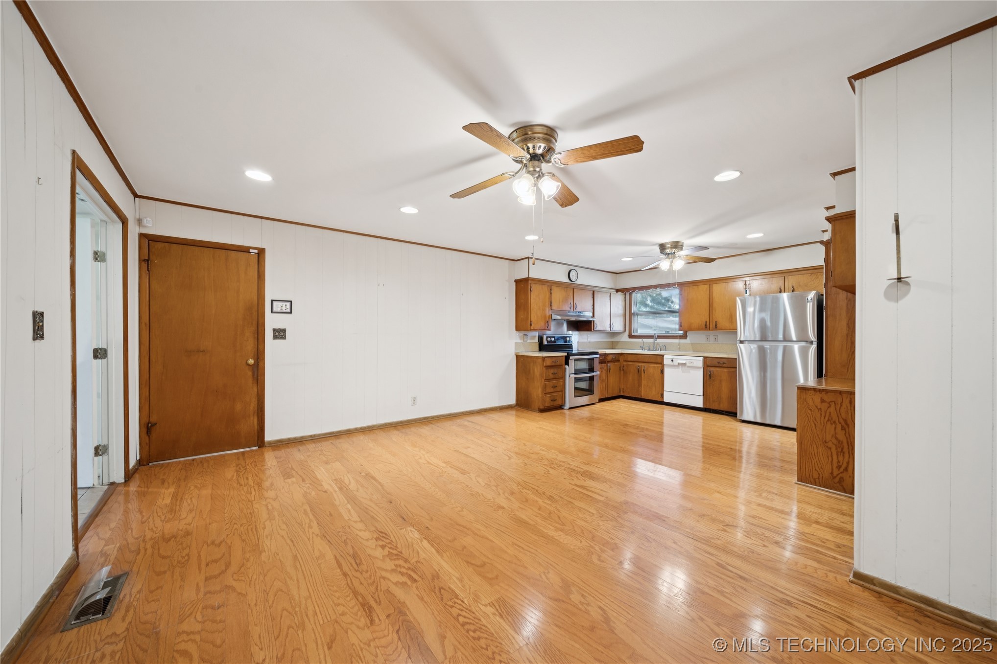 5350 E 27th Place