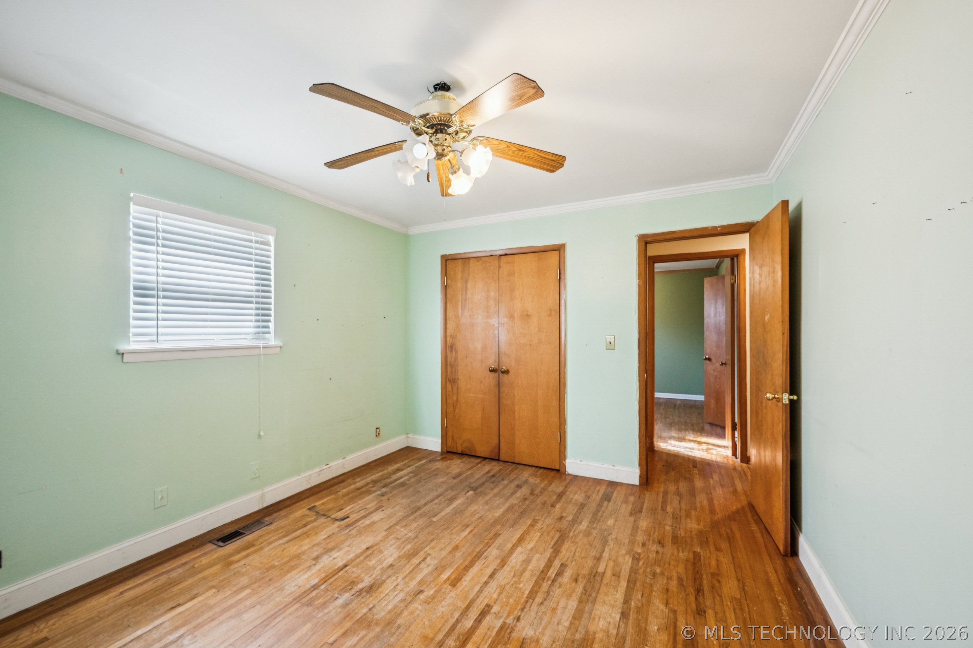 5116 E 27th Place