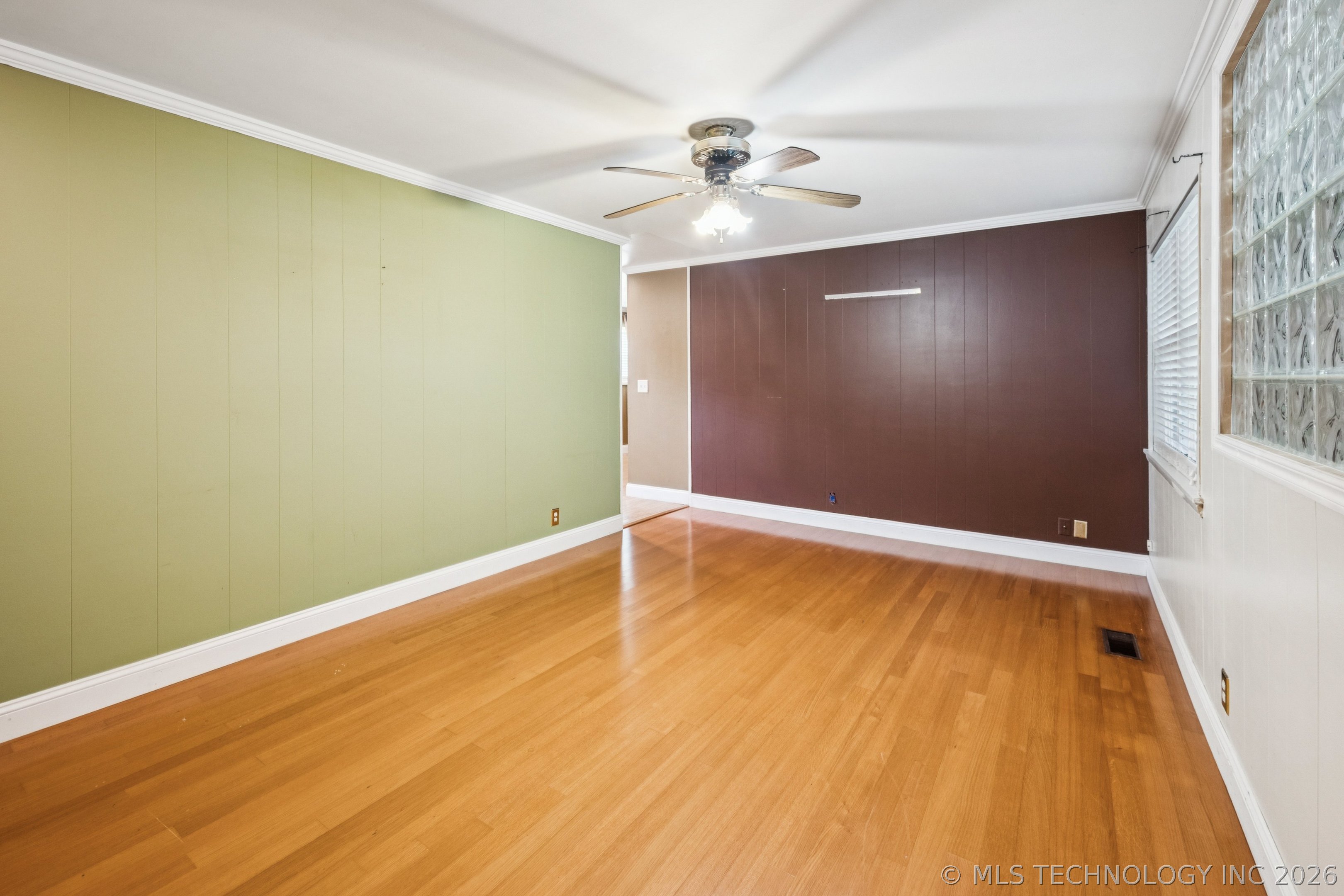 5116 E 27th Place