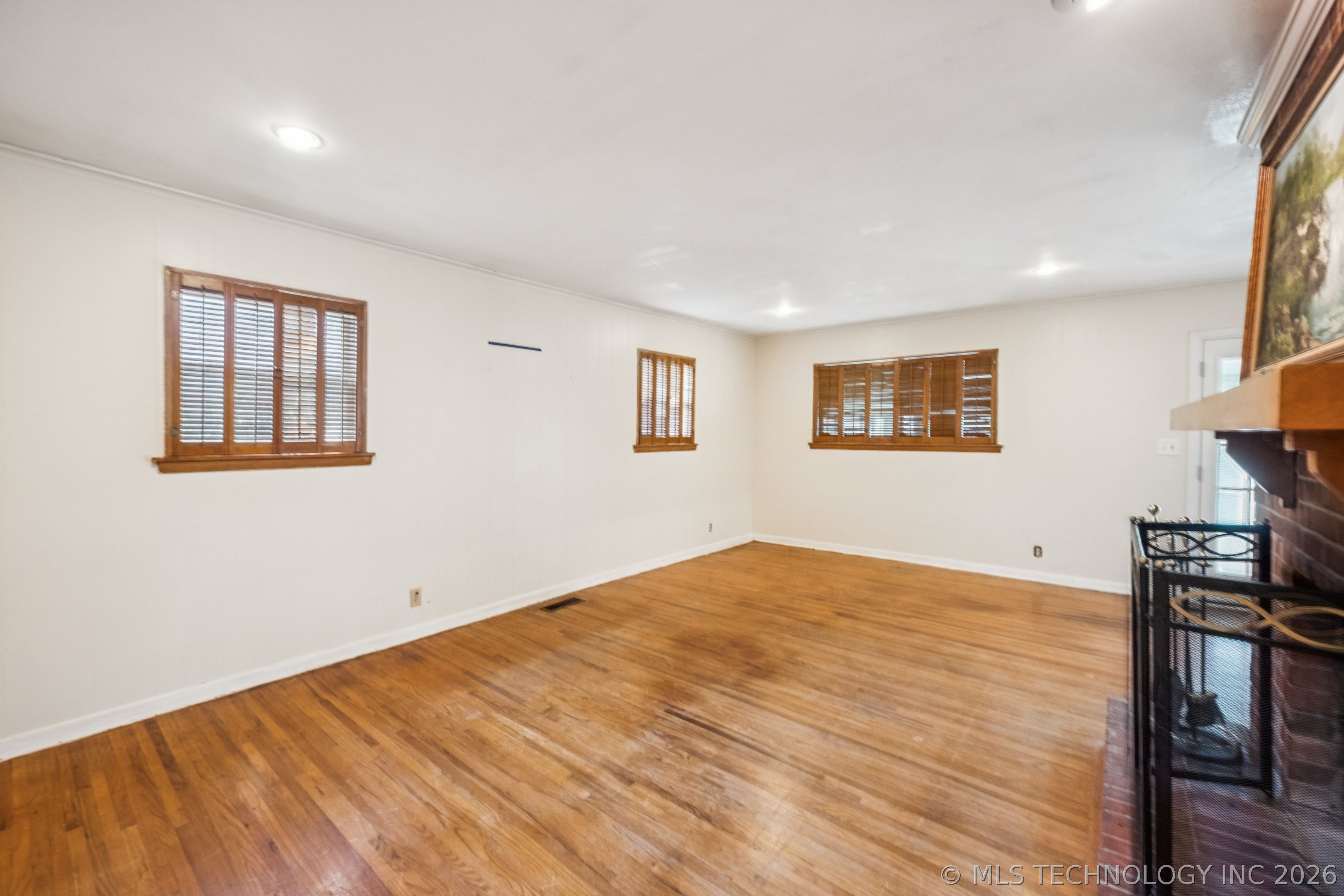 5116 E 27th Place