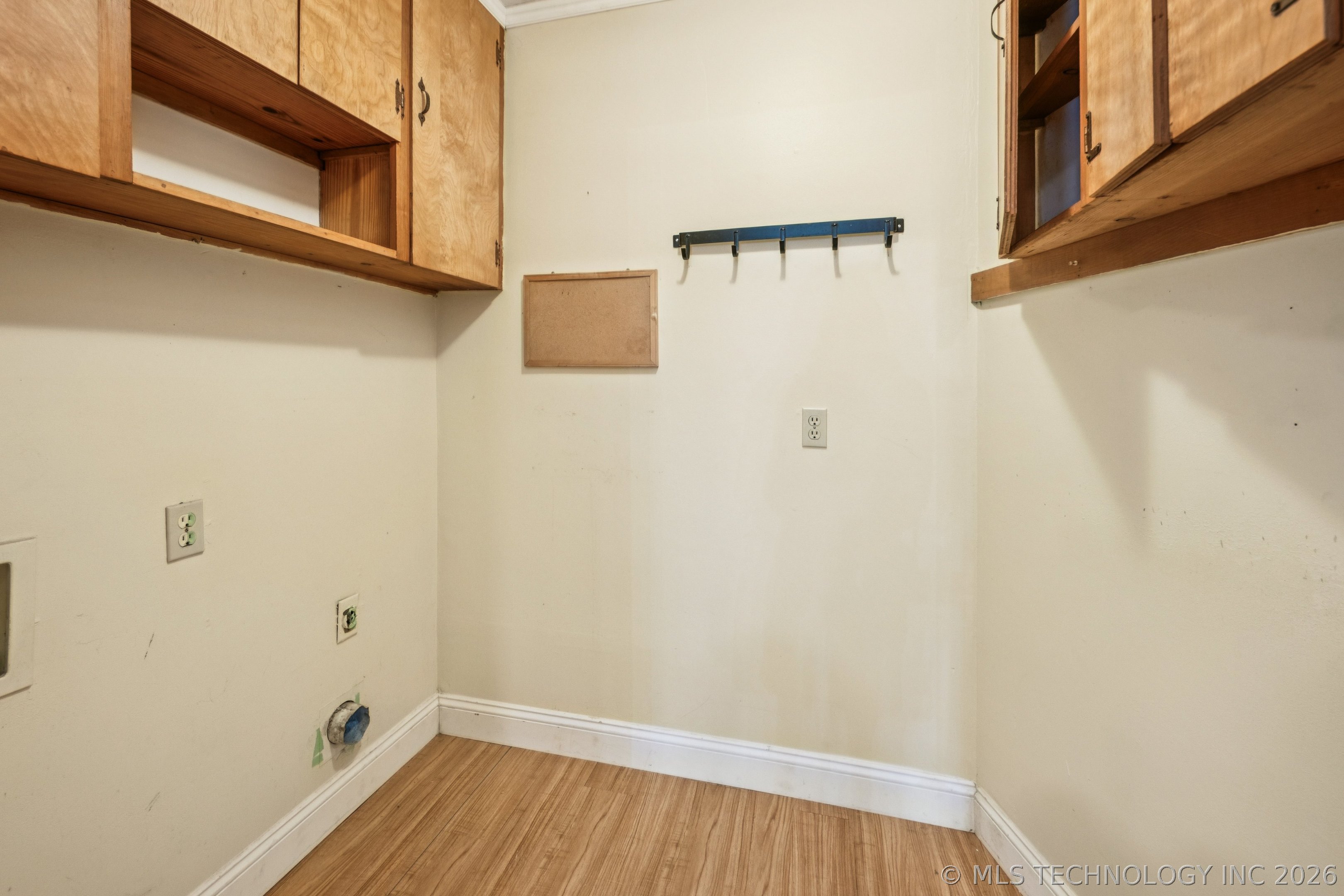 5116 E 27th Place