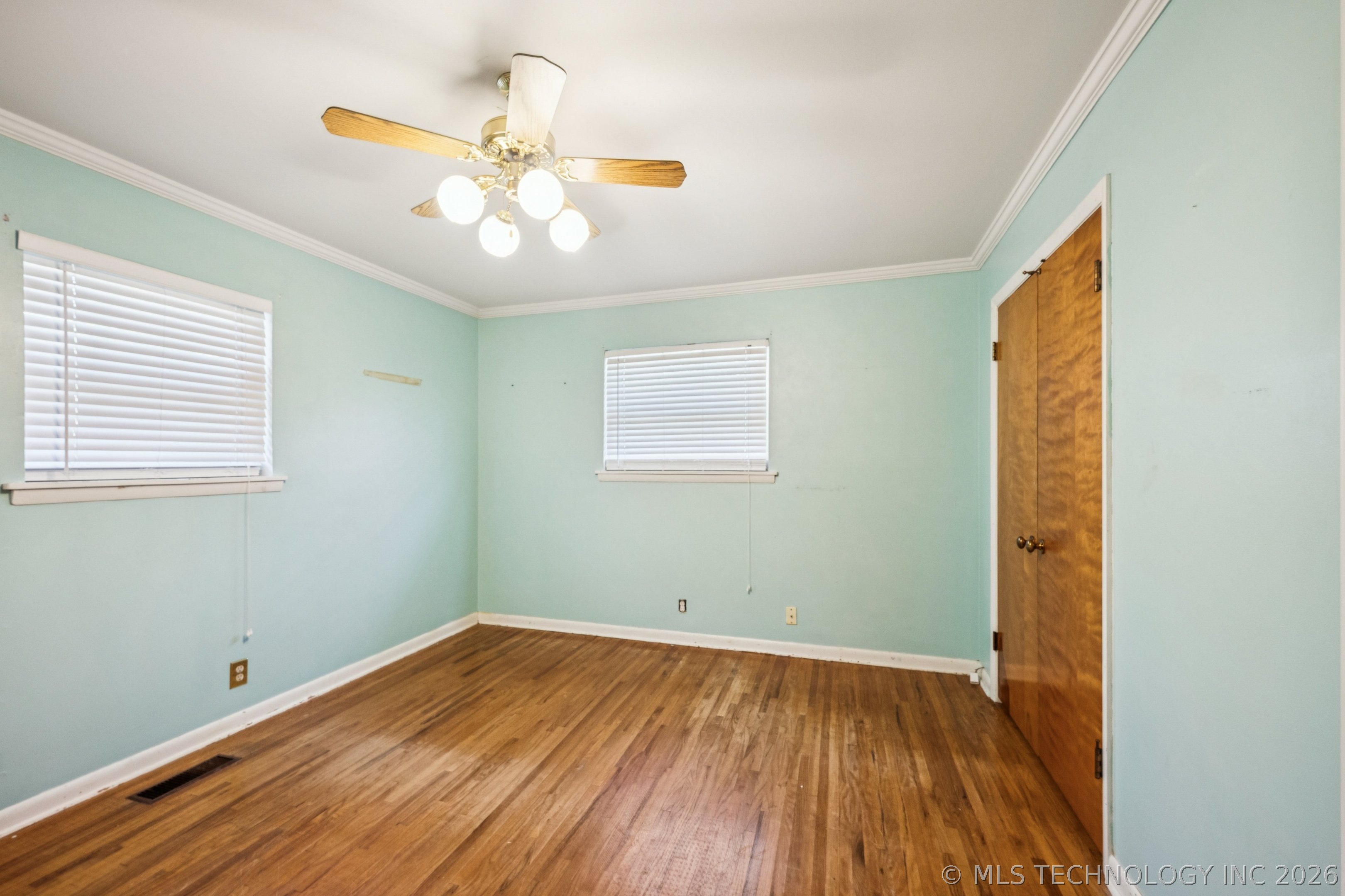 5116 E 27th Place