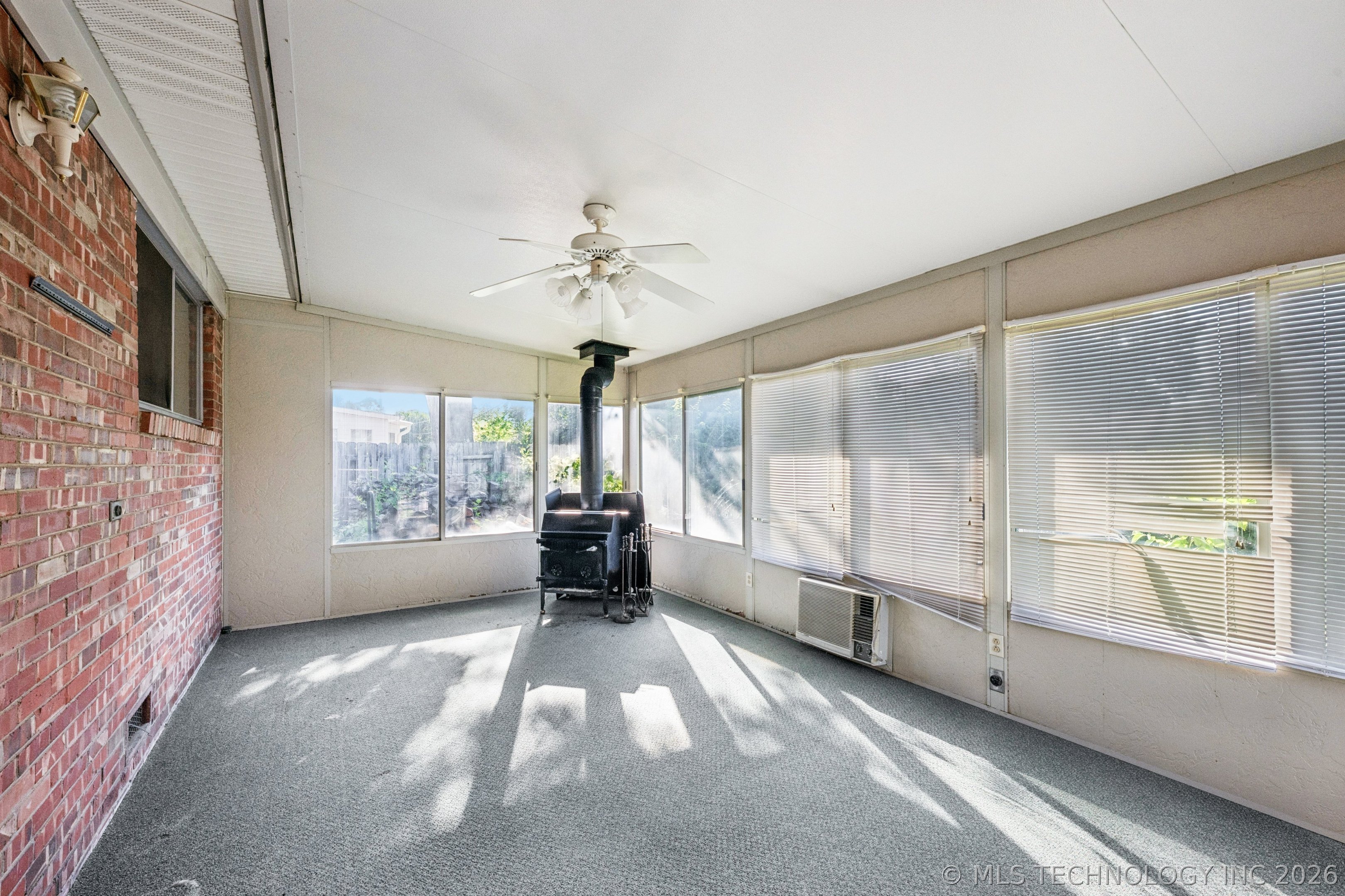 5116 E 27th Place