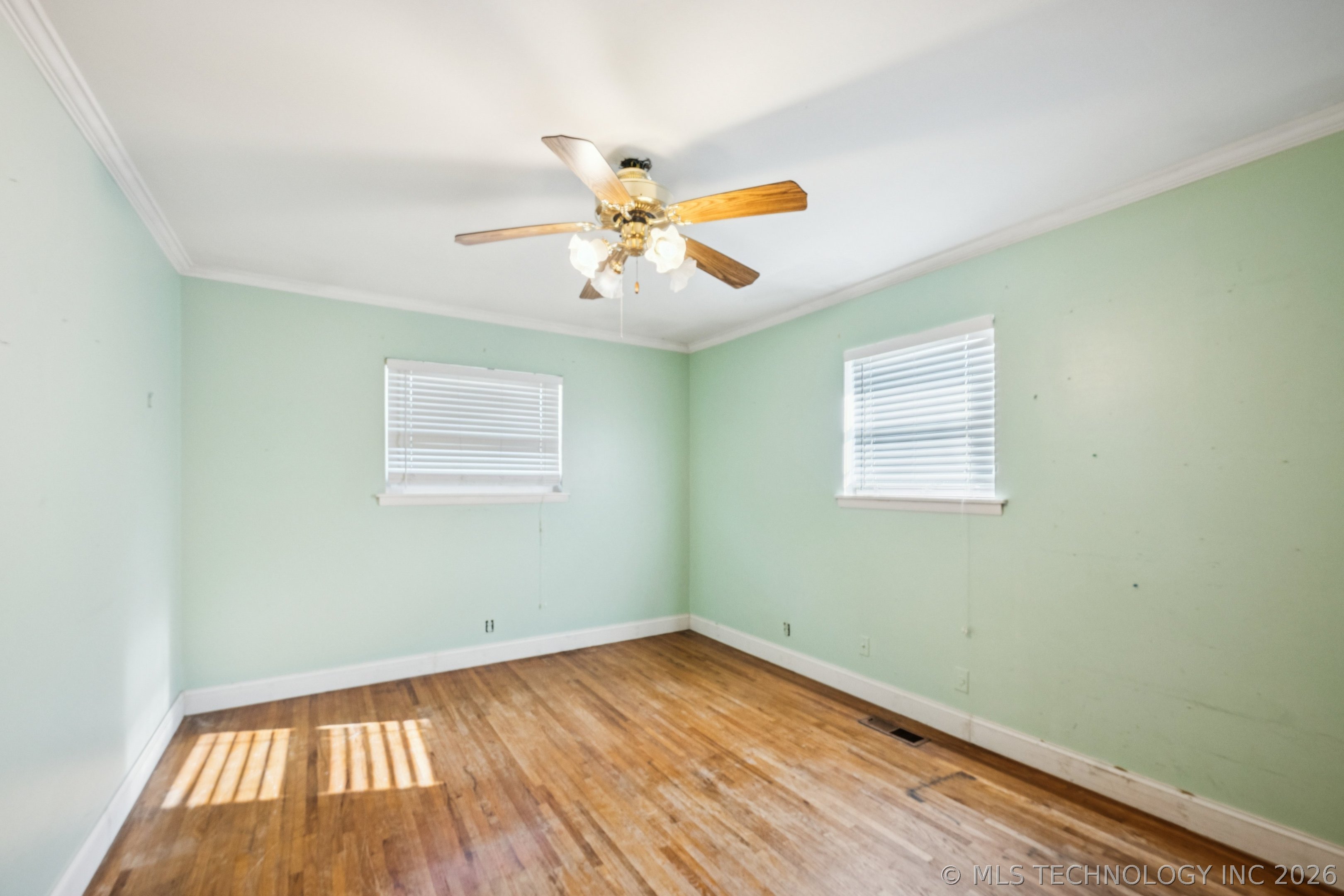 5116 E 27th Place