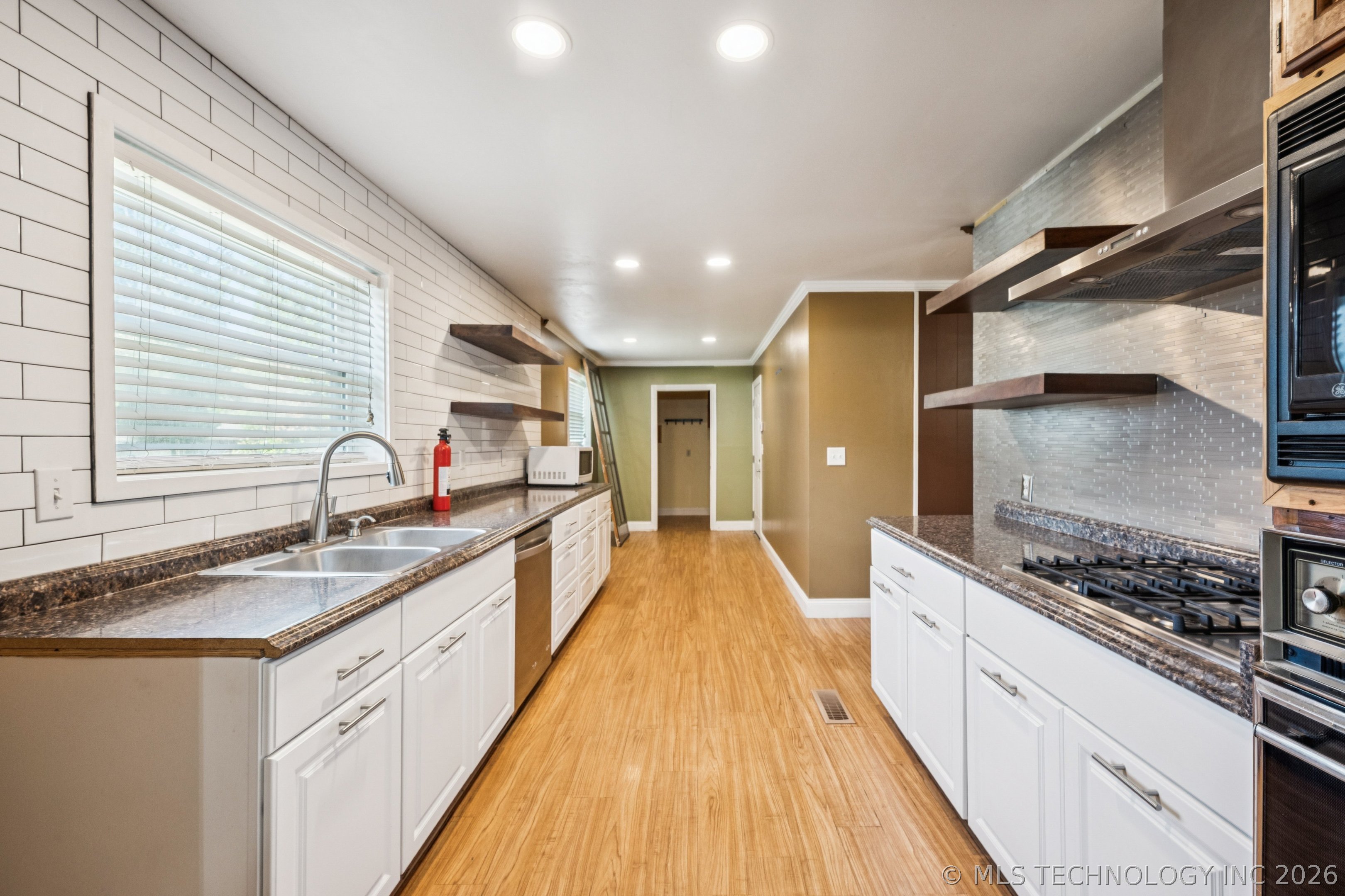 5116 E 27th Place