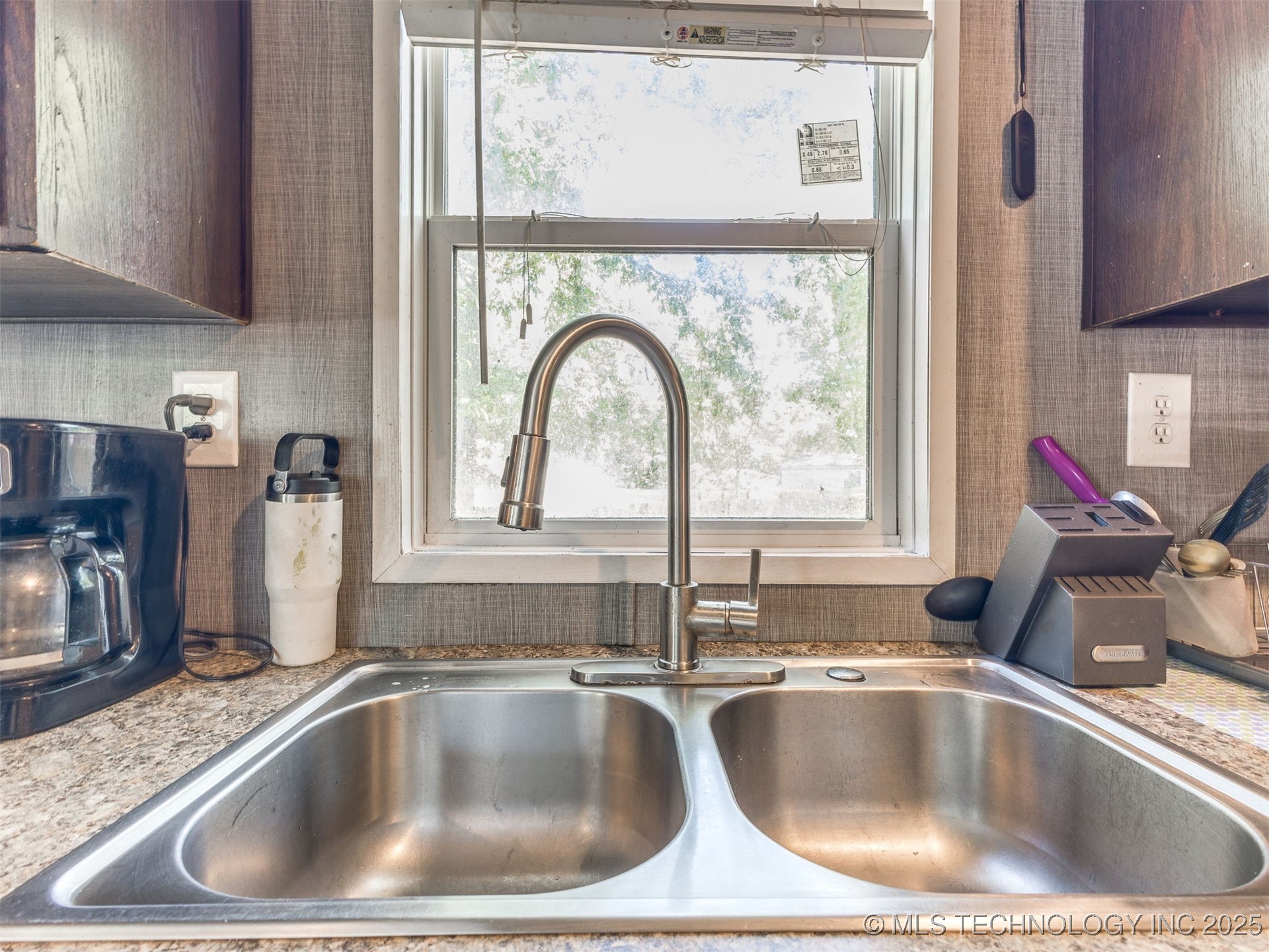 950 W 138th Place