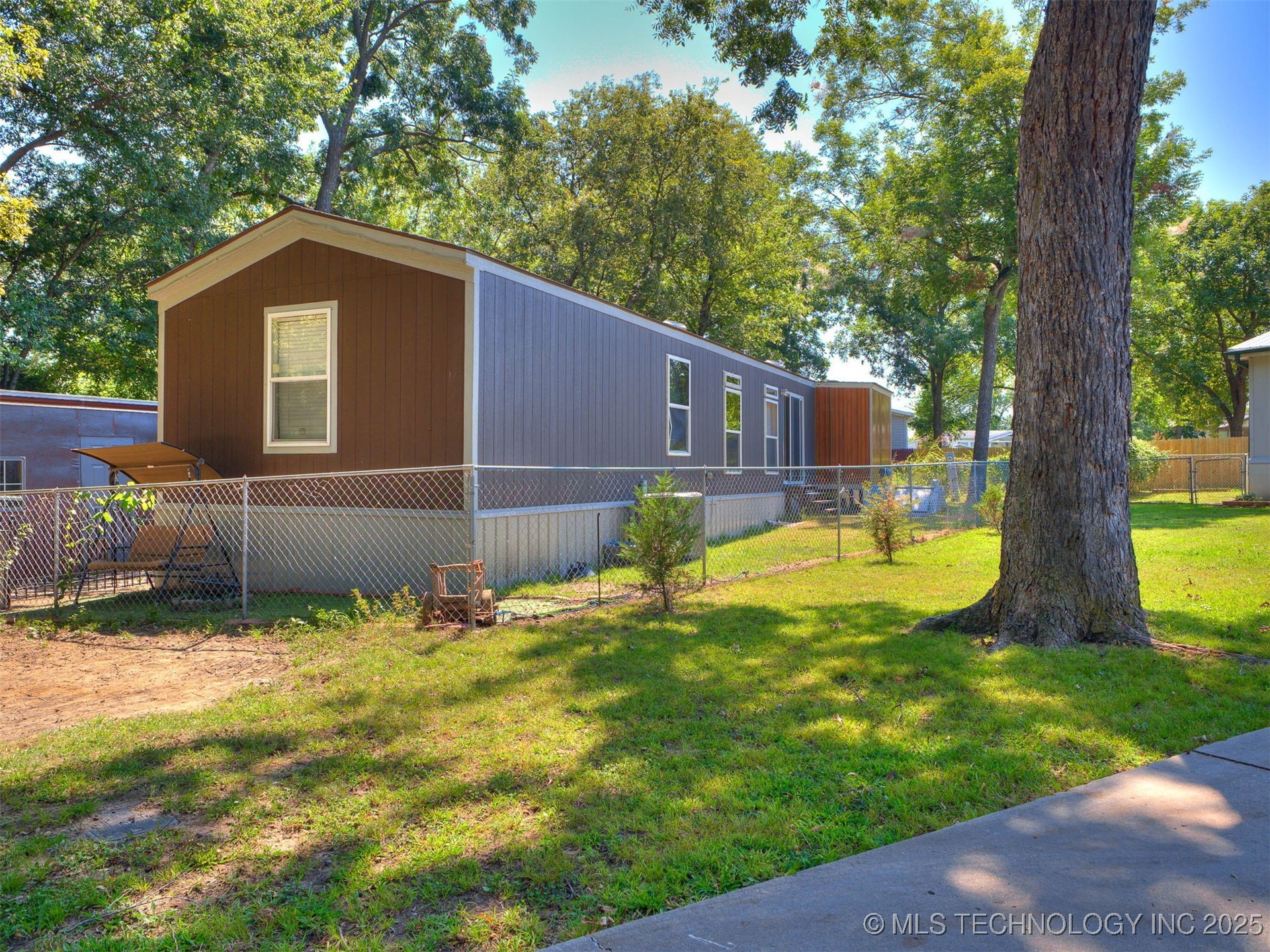 950 W 138th Place
