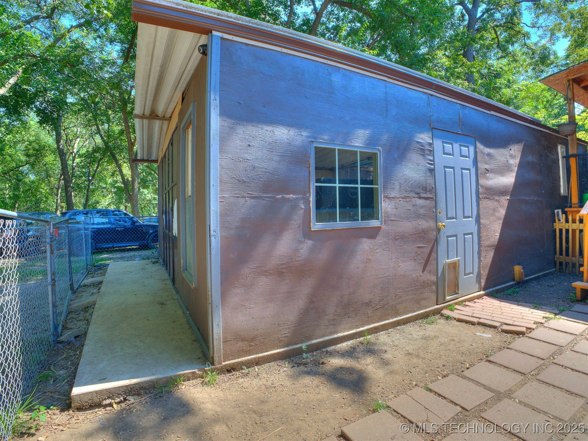950 W 138th Place
