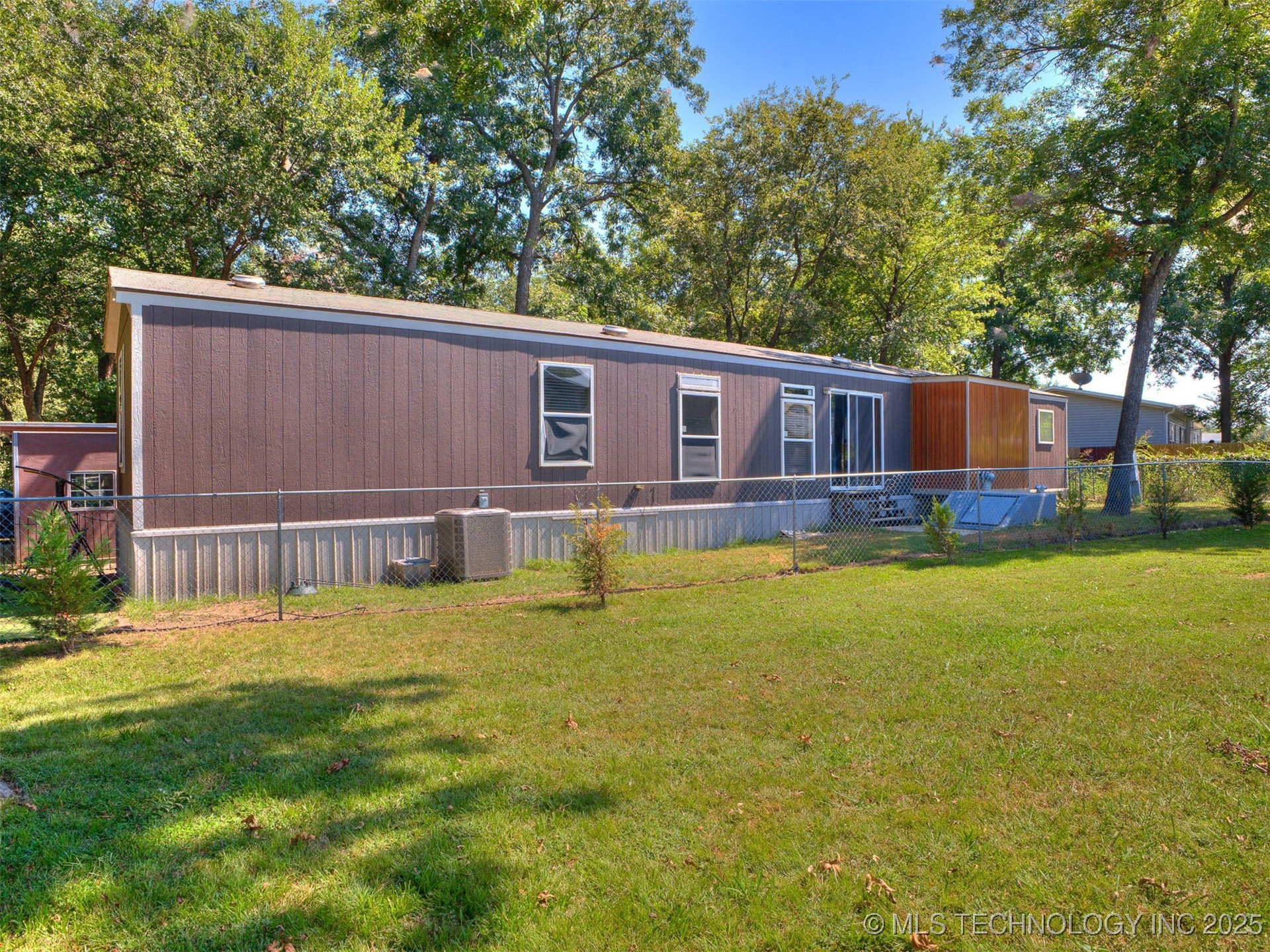 950 W 138th Place