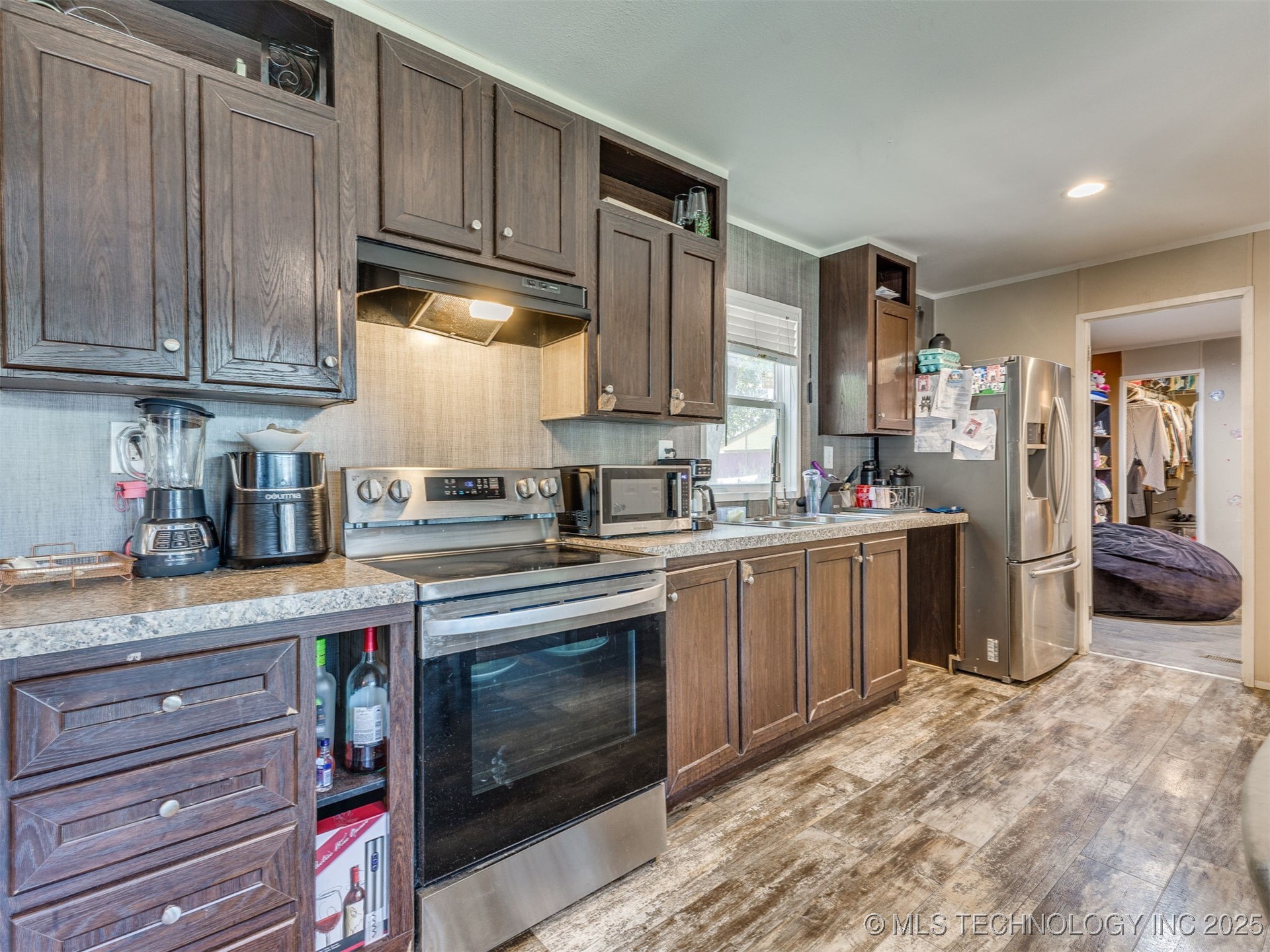 950 W 138th Place