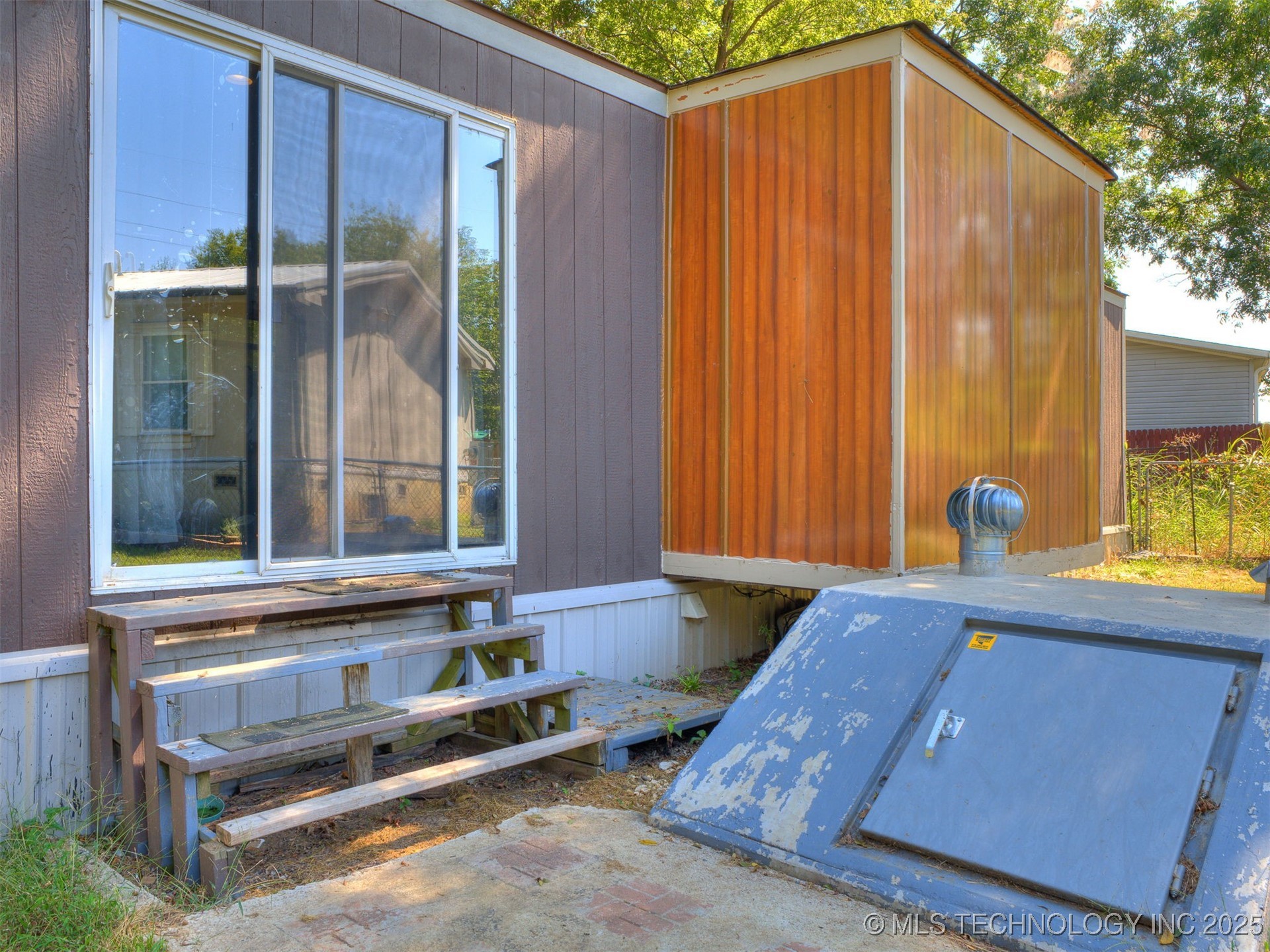 950 W 138th Place