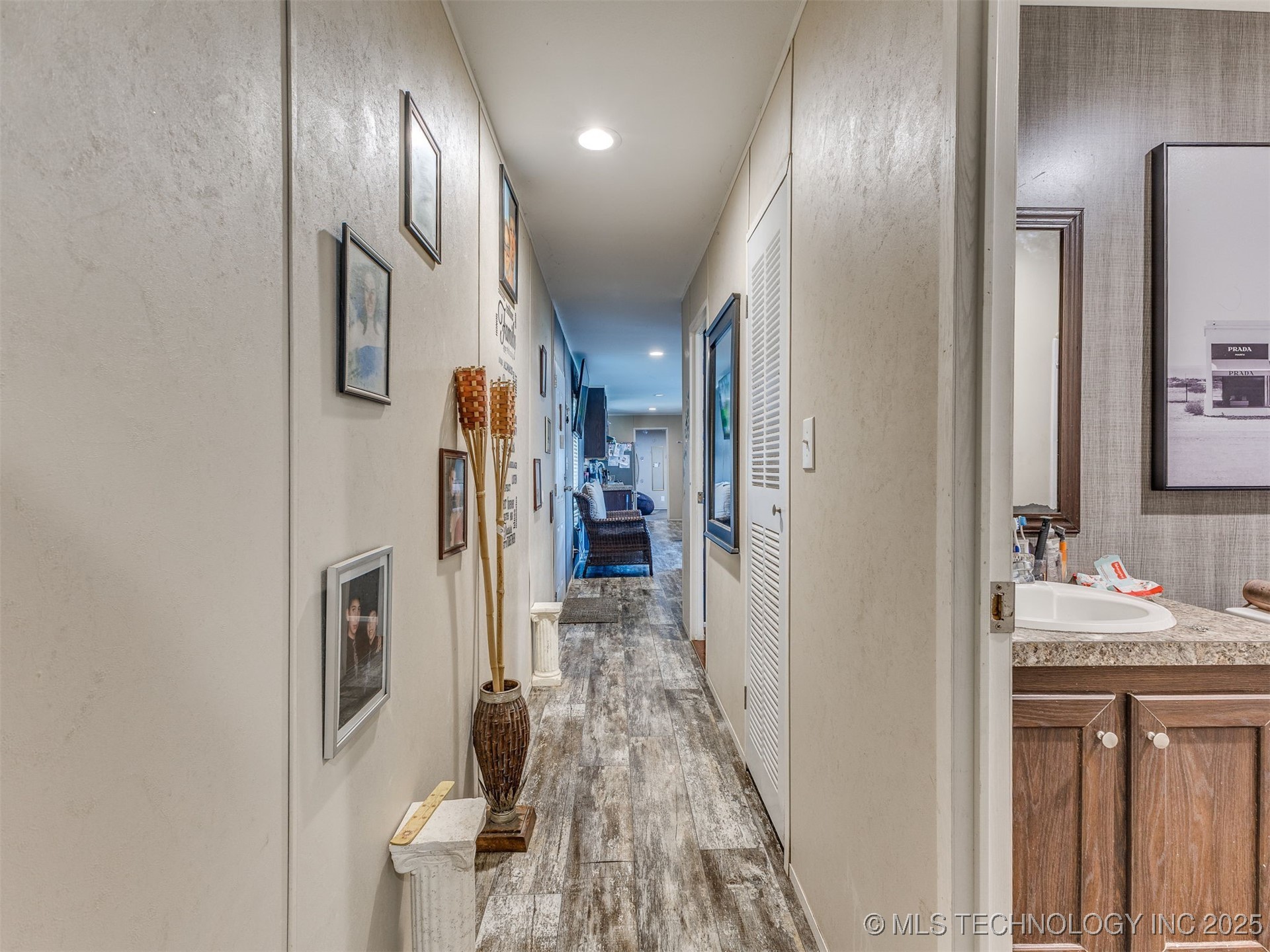 950 W 138th Place