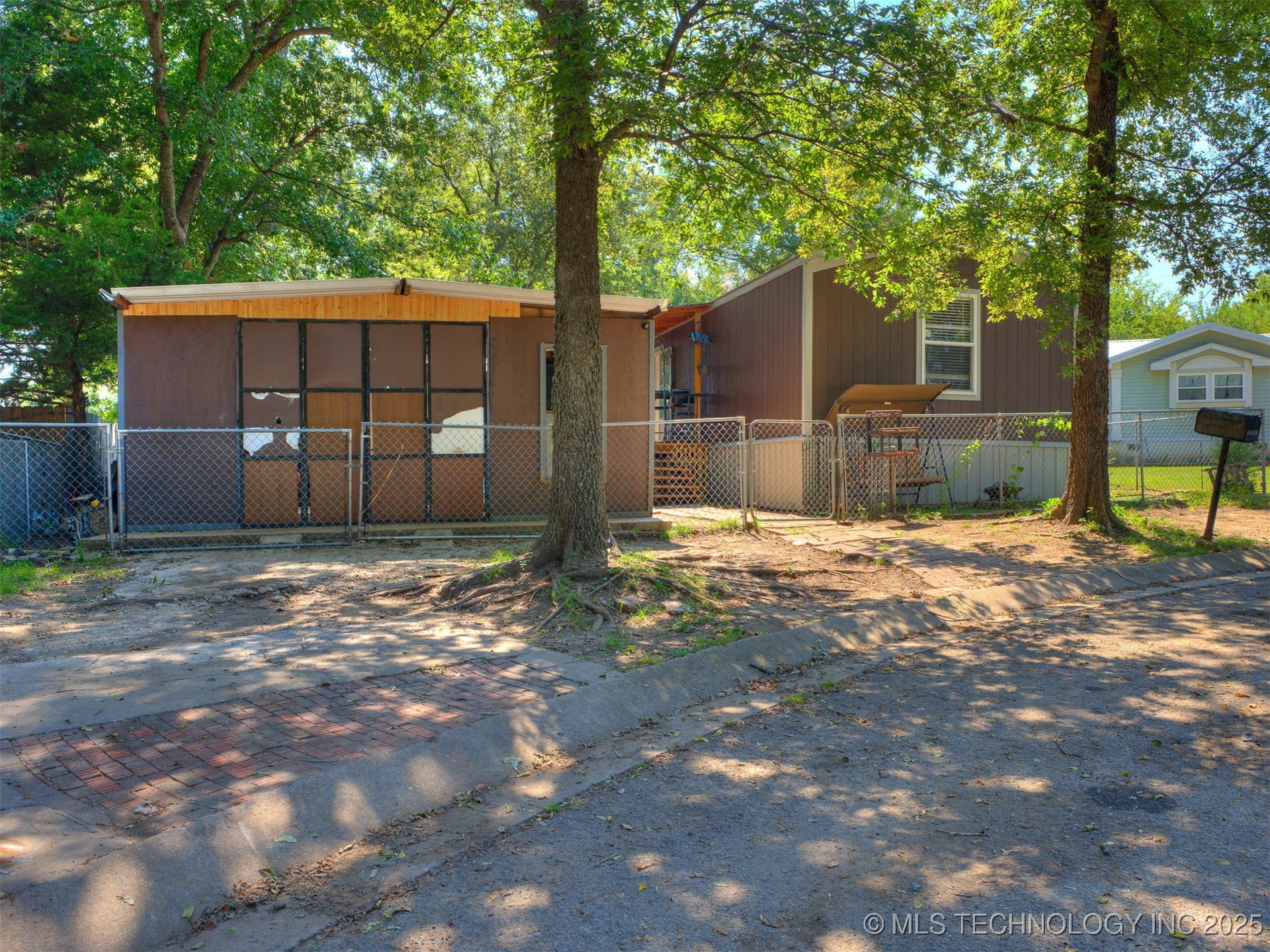 950 W 138th Place