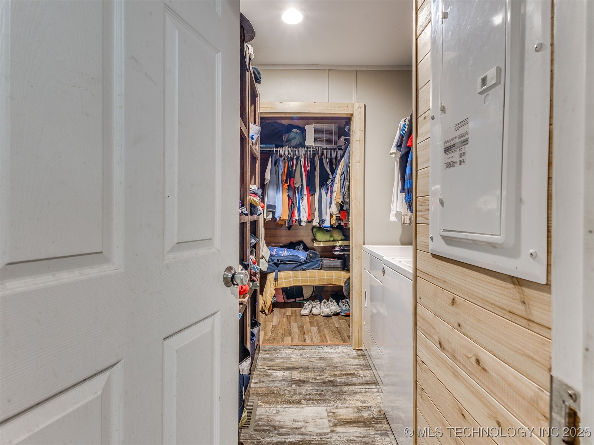 950 W 138th Place